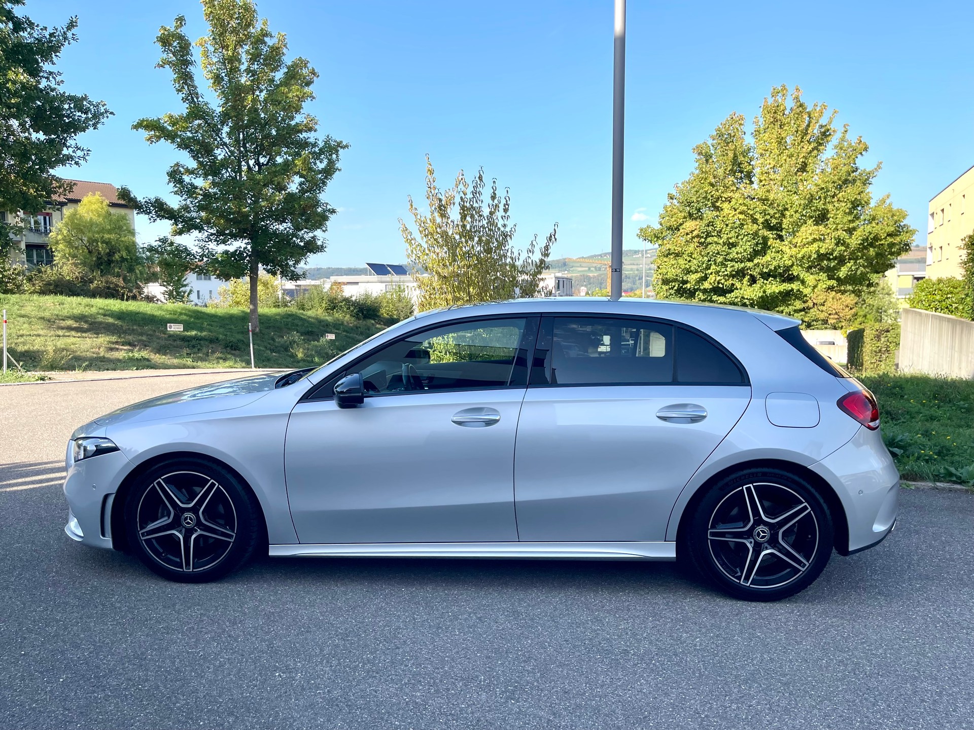 MERCEDES-BENZ A 200 AMG Line-image-2