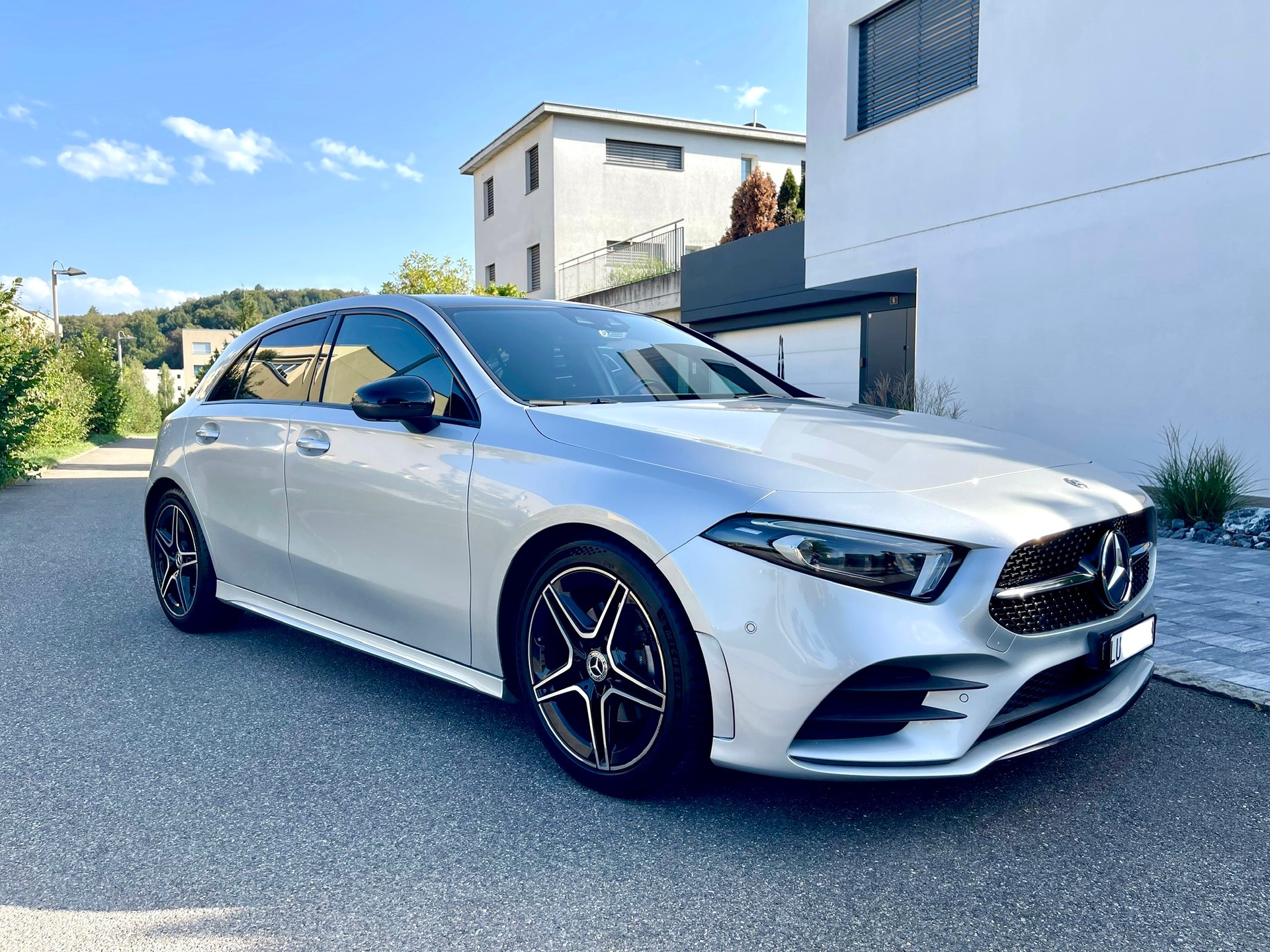 MERCEDES-BENZ A 200 AMG Line-image-0