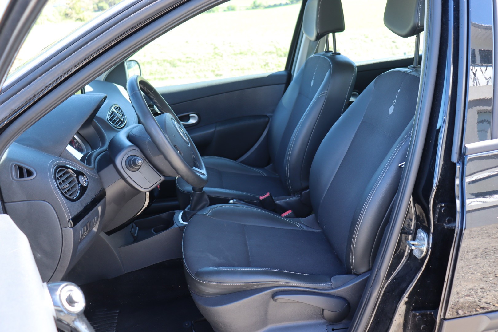 RENAULT Clio Grandtour 1.2 16V Turbo Night&Day • Expertise du jour-image-6