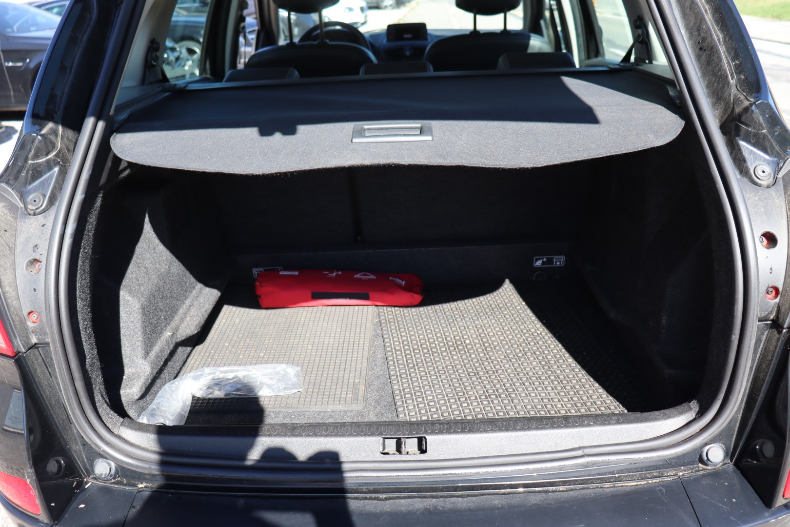 RENAULT Clio Grandtour 1.2 16V Turbo Night&Day • Expertise du jour-image-9