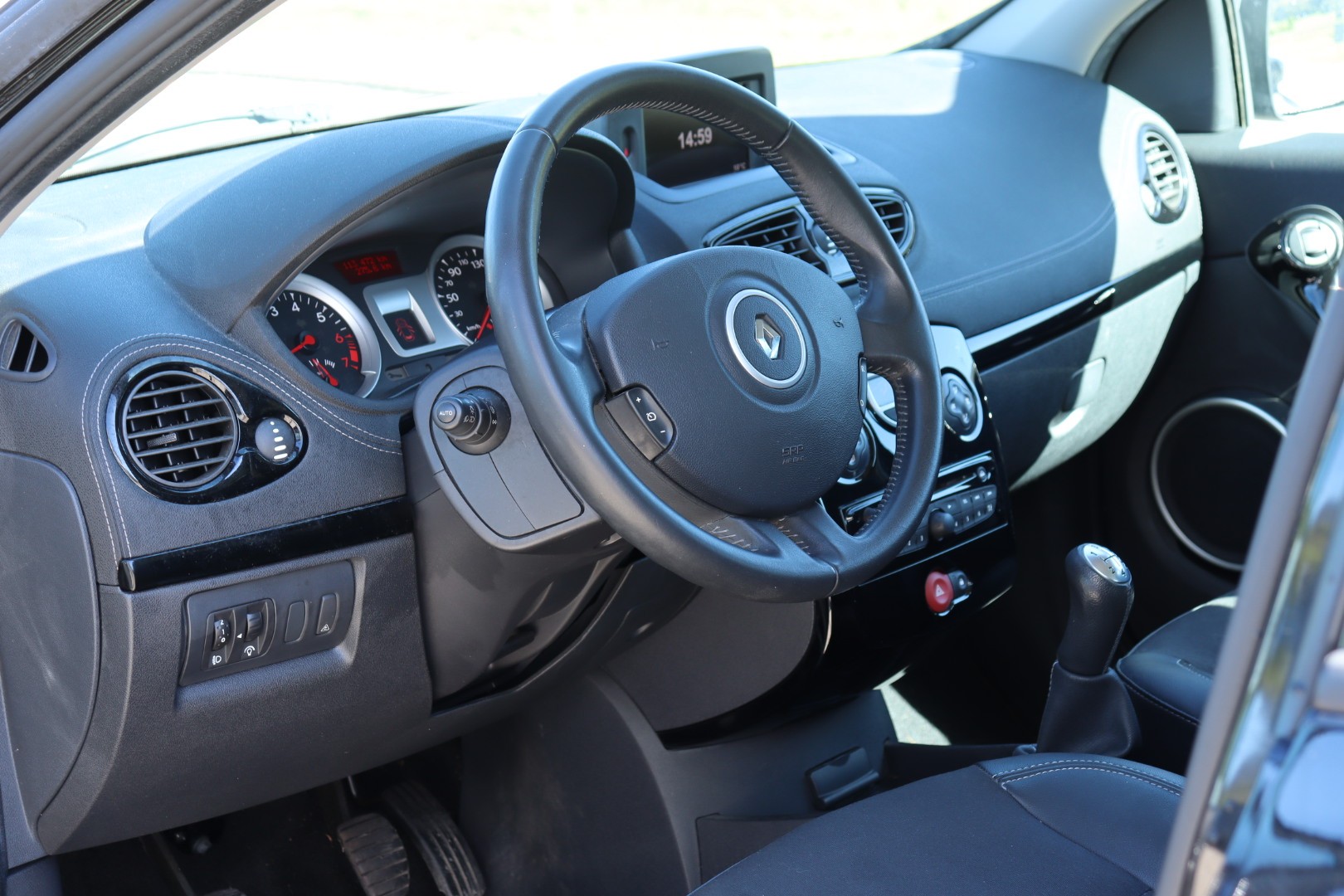 RENAULT Clio Grandtour 1.2 16V Turbo Night&Day • Expertise du jour-image-1