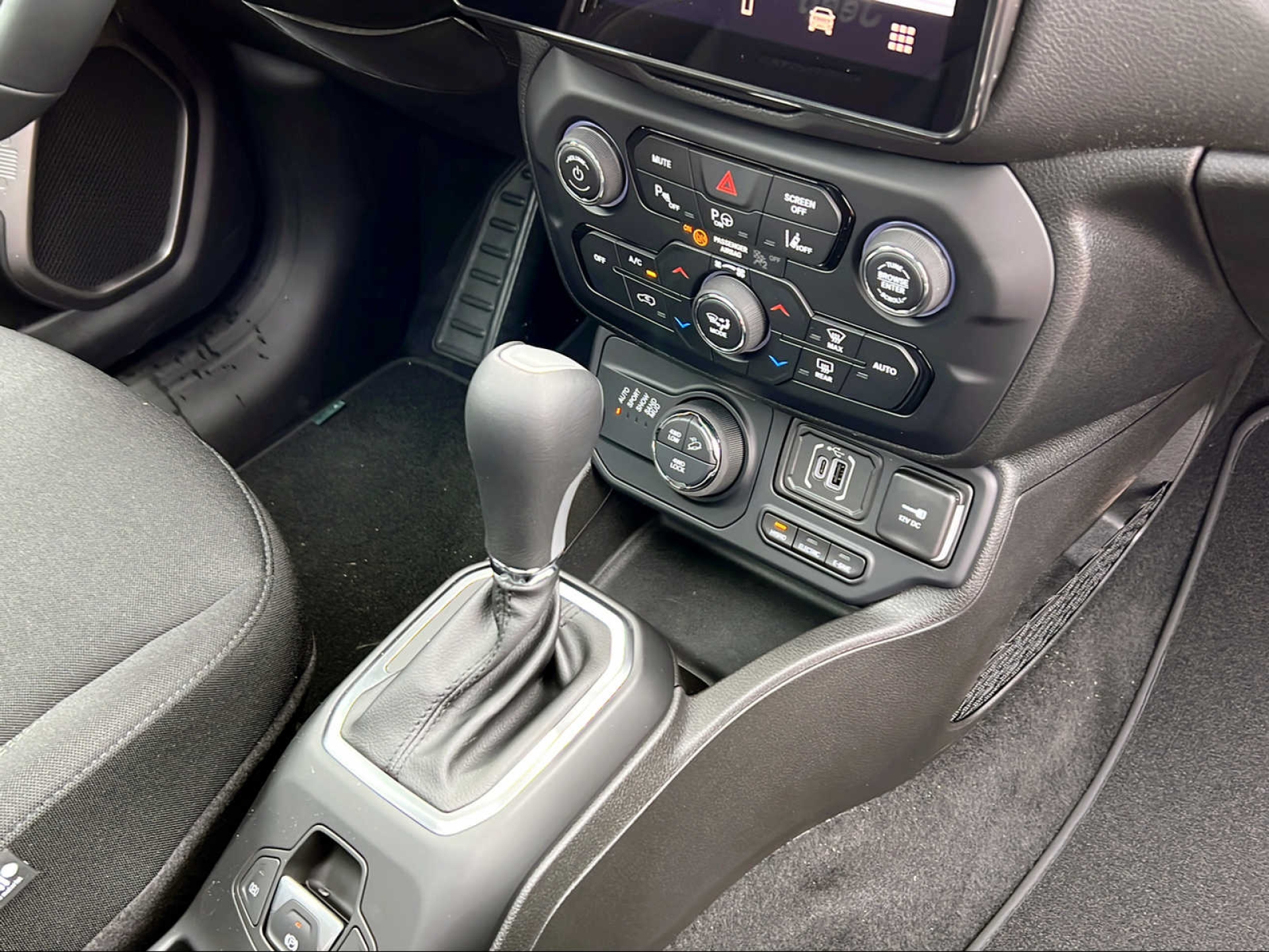JEEP Renegade 1.3 North Star 4xe-image-9