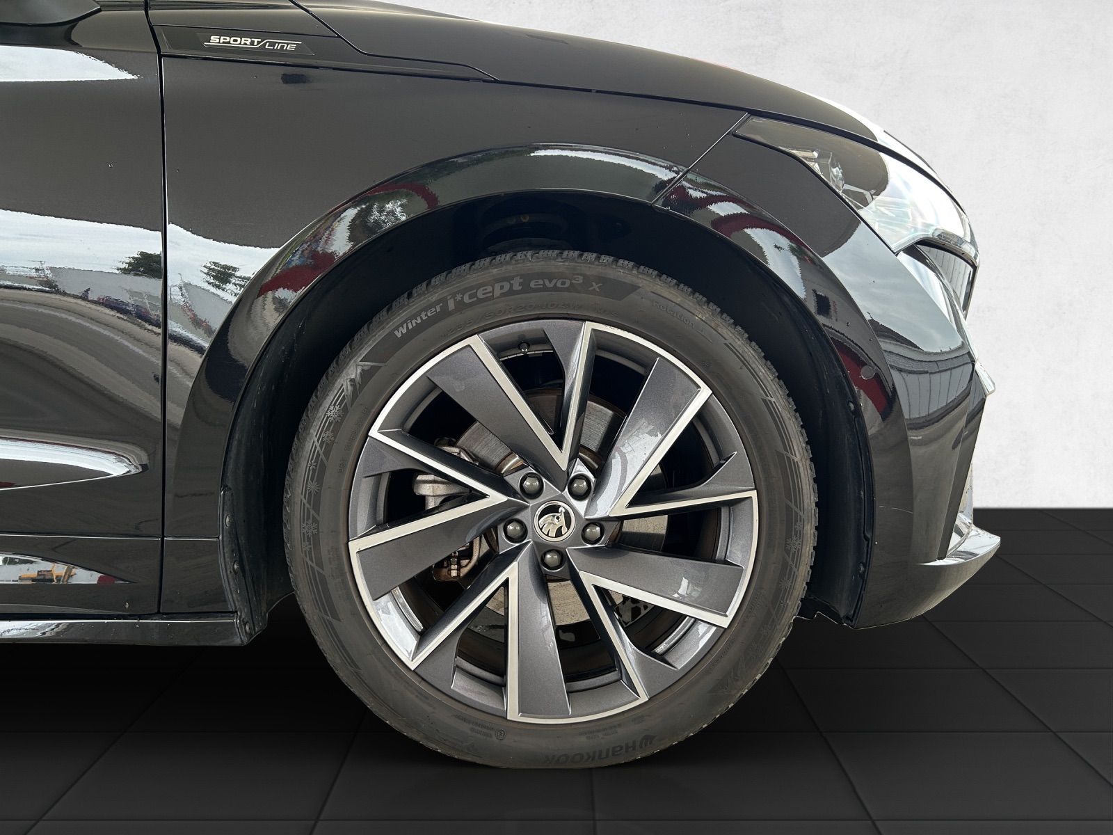 SKODA Enyaq iV 60 SportLine-image-16