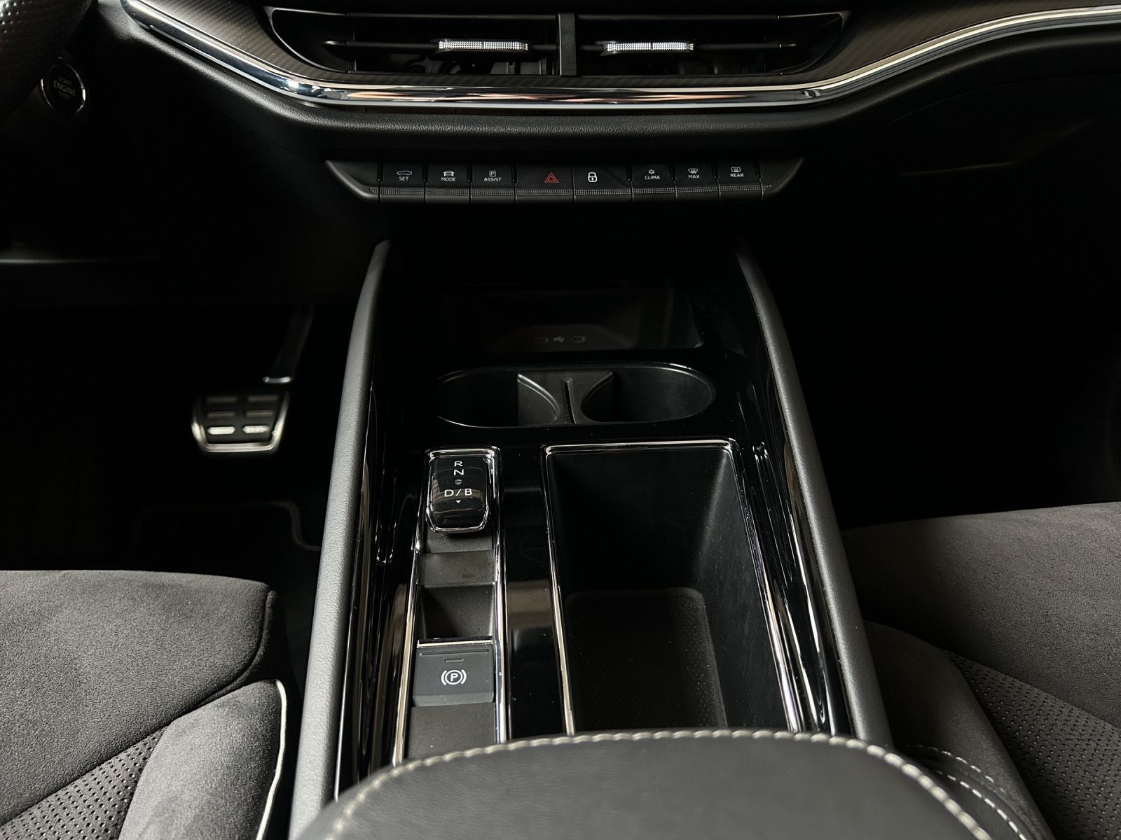 SKODA Enyaq iV 60 SportLine-image-12