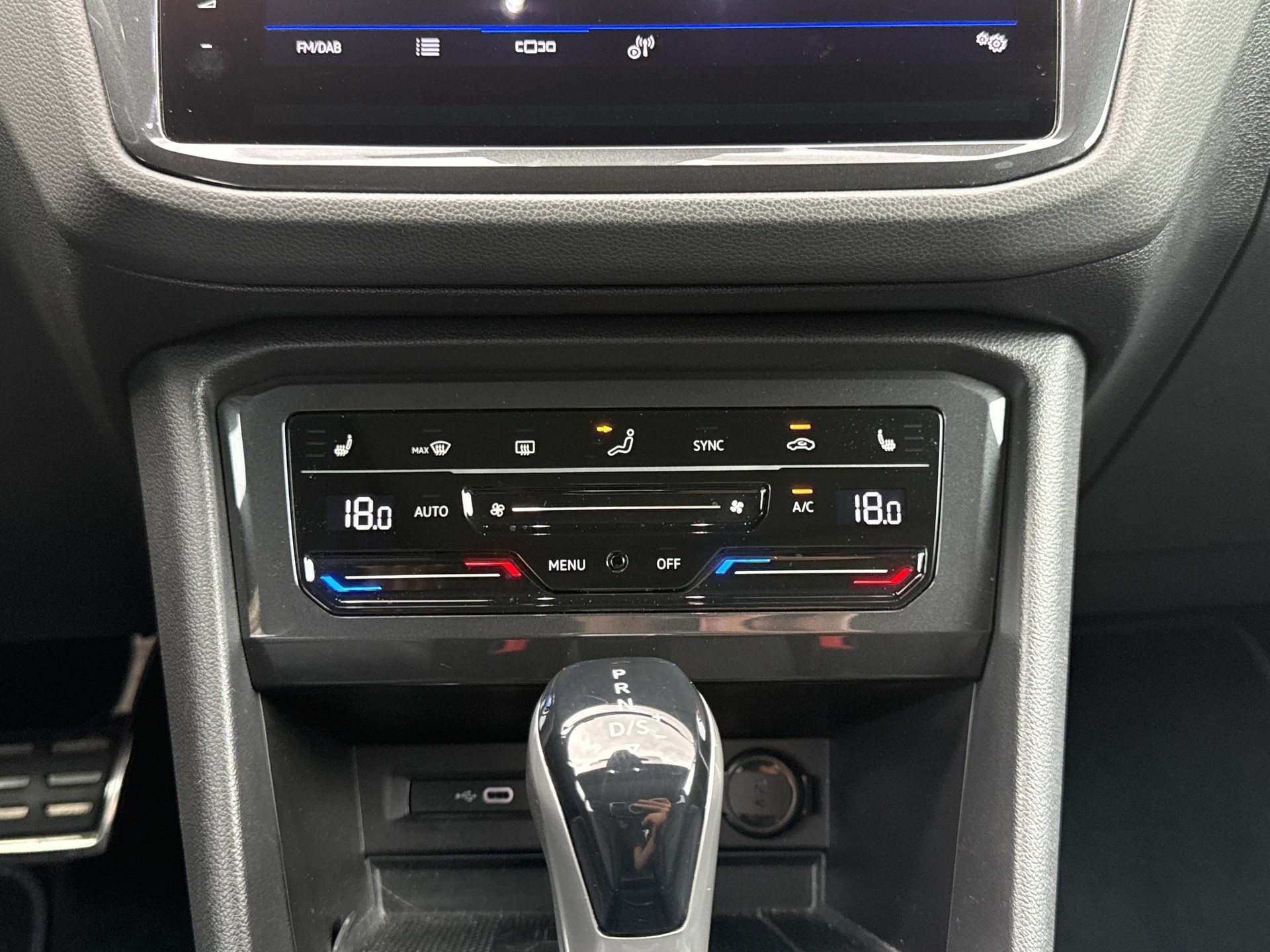 VW Tiguan 2.0TSI R 4Motion-image-16