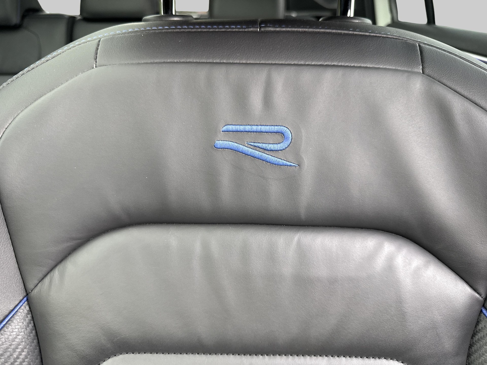 VW Tiguan 2.0TSI R 4Motion-image-18