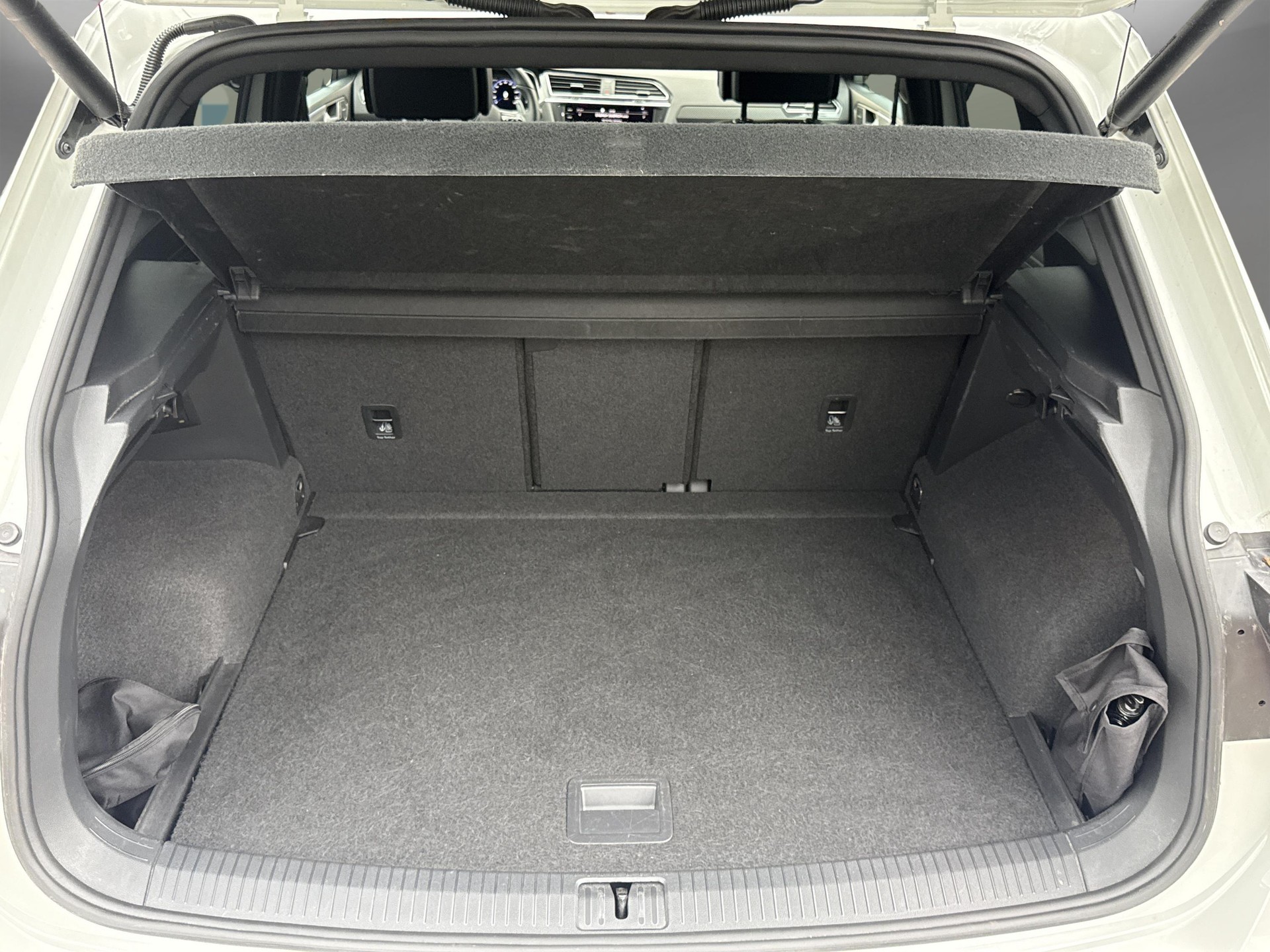 VW Tiguan 2.0TSI R 4Motion-image-20