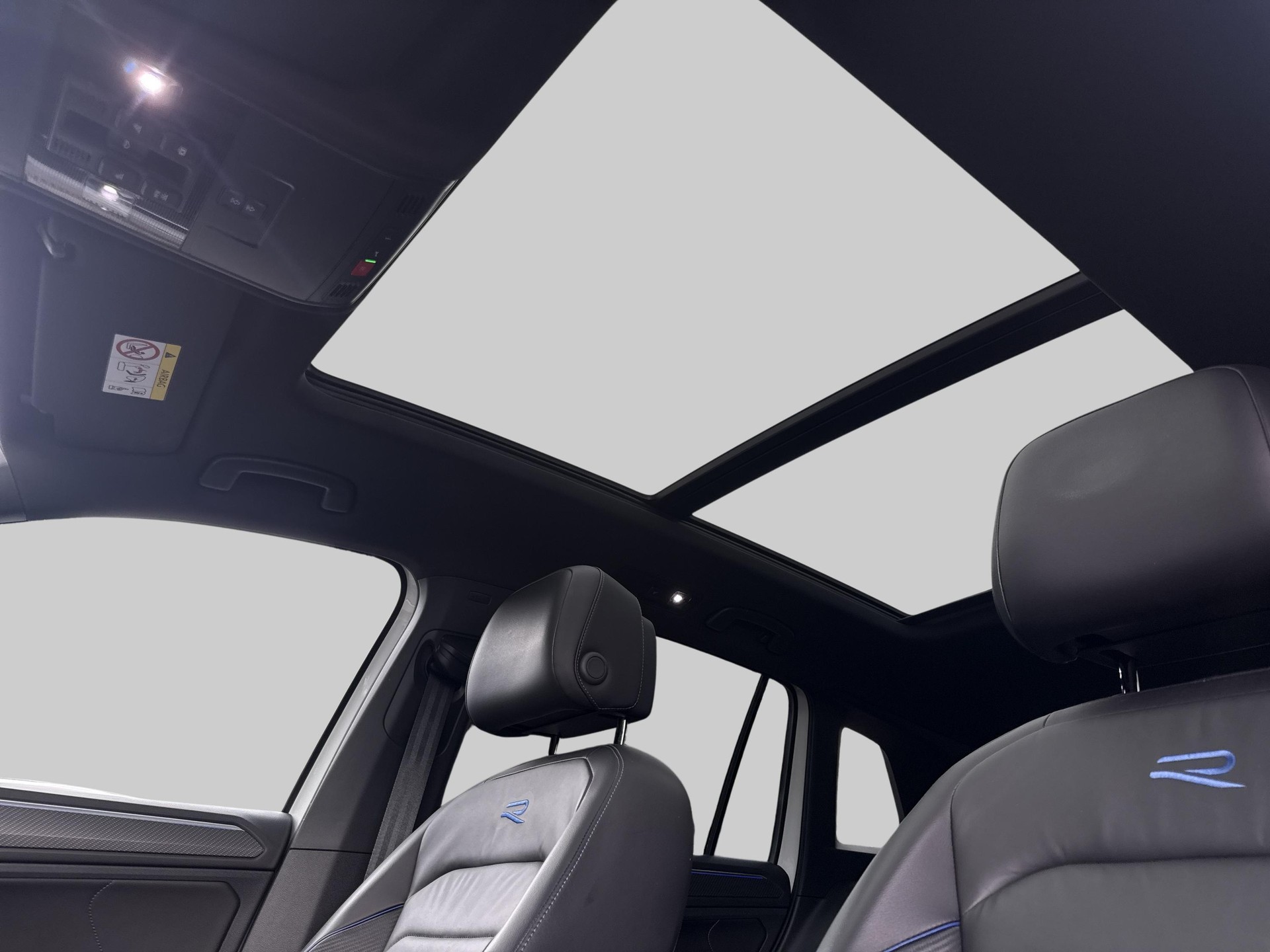 VW Tiguan 2.0TSI R 4Motion-image-19