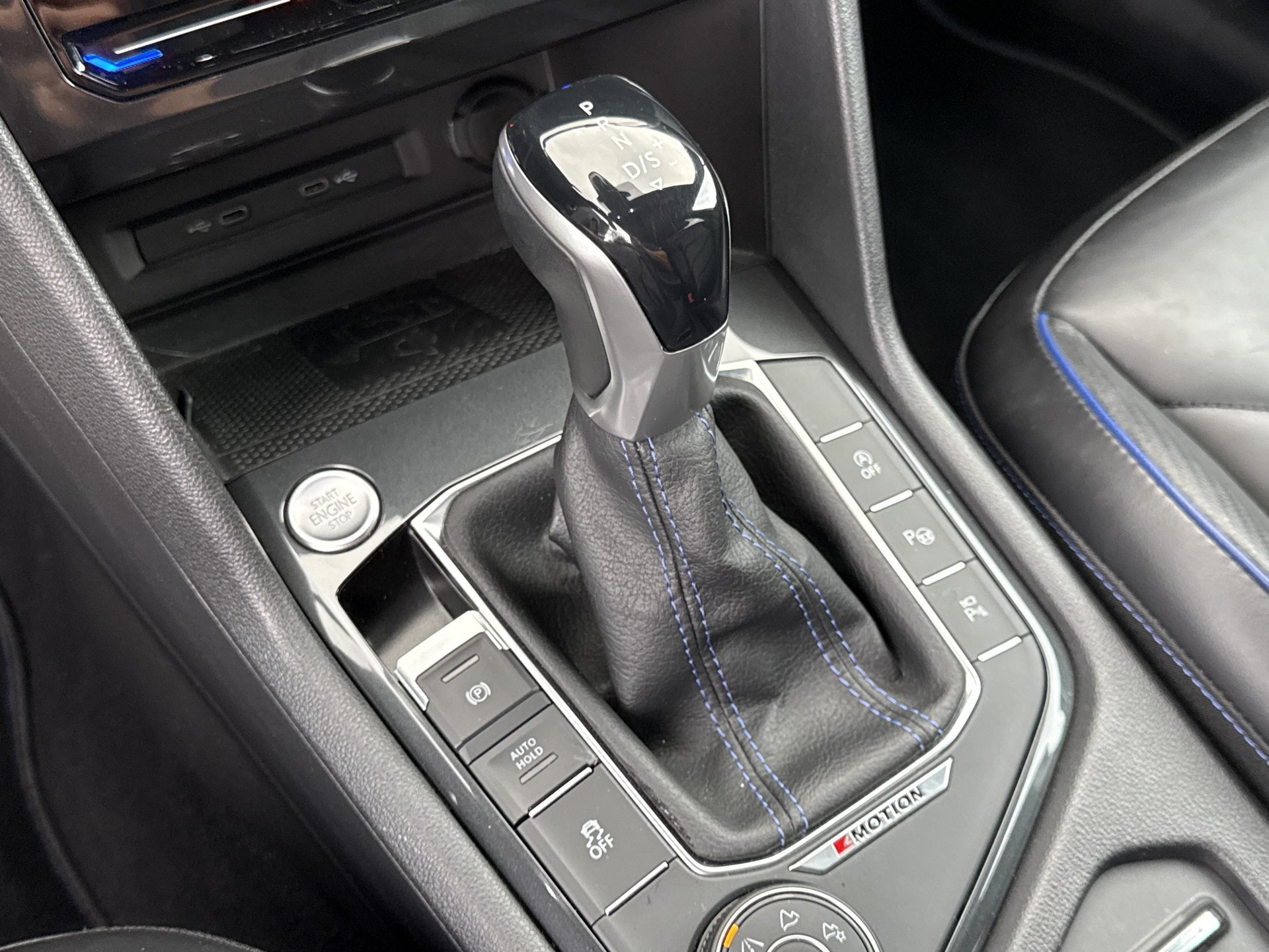 VW Tiguan 2.0TSI R 4Motion-image-10