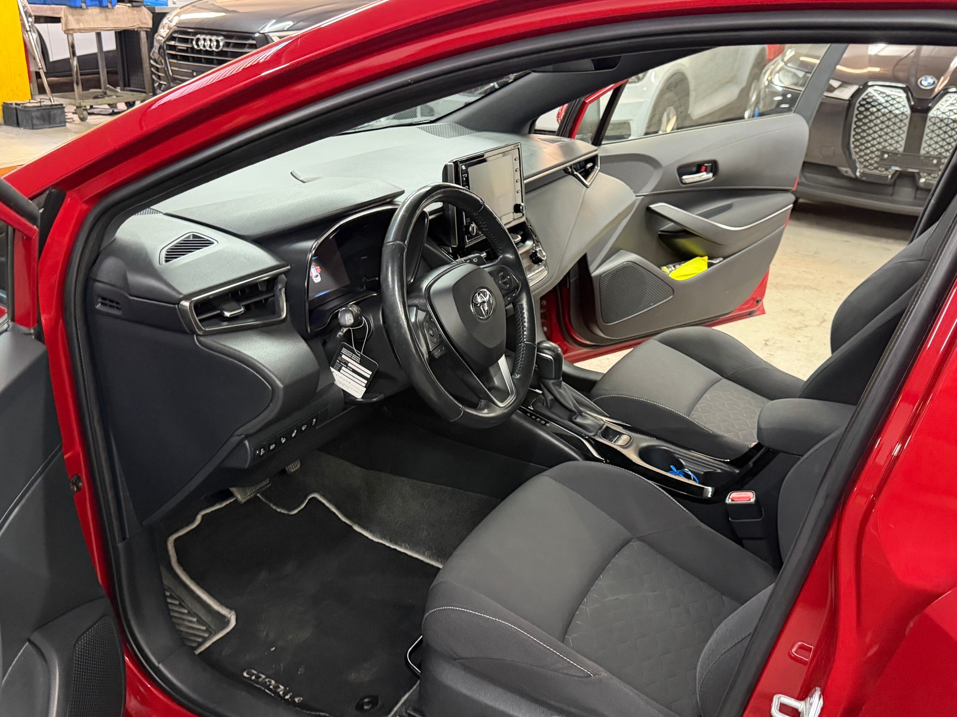 TOYOTA Corolla Touring Sports 1.8 HSD Comfort e-CVT-image-10