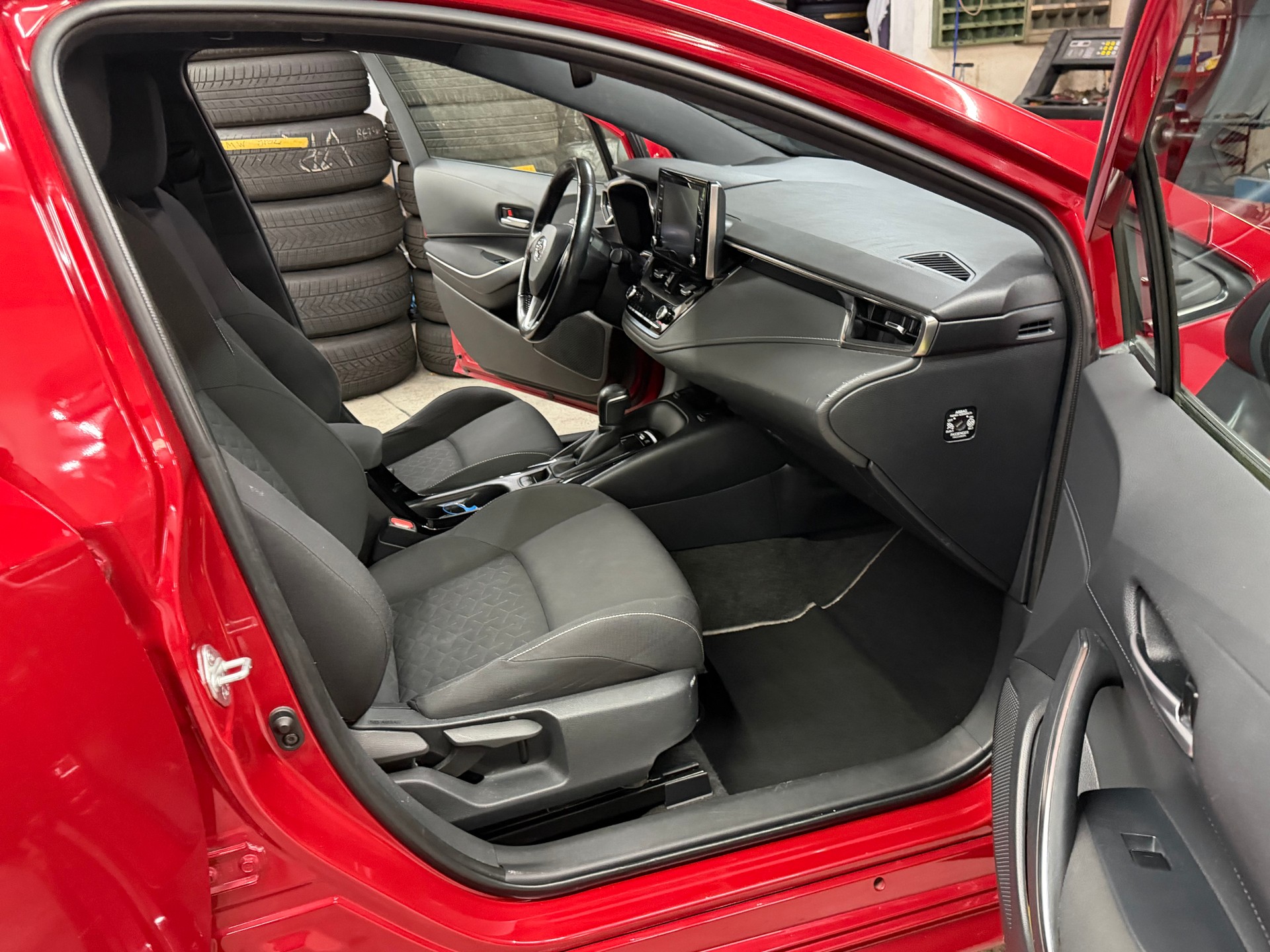 TOYOTA Corolla Touring Sports 1.8 HSD Comfort e-CVT-image-8