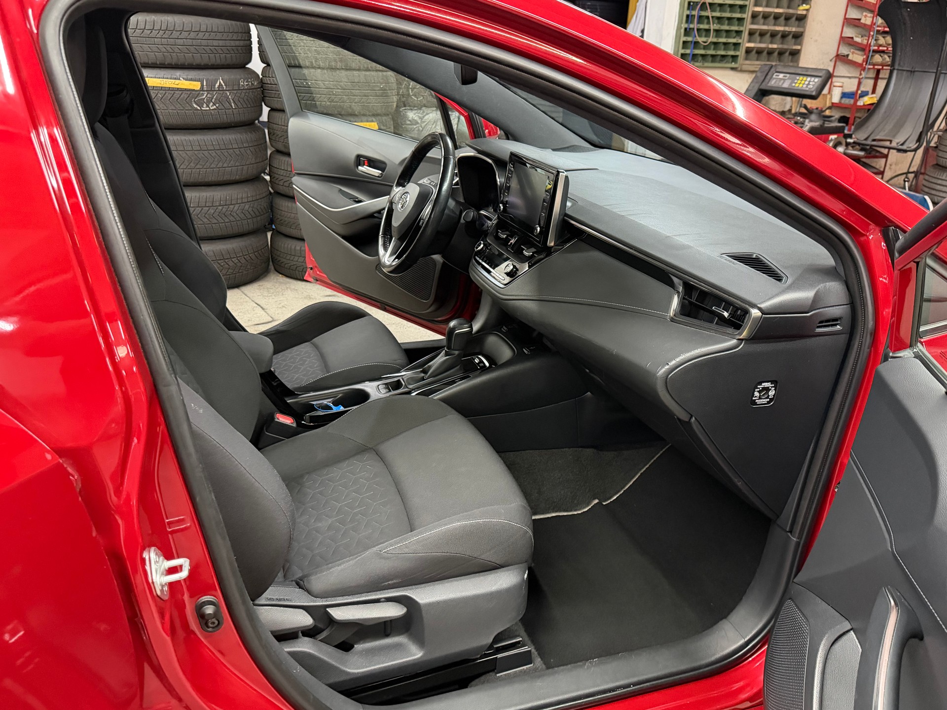 TOYOTA Corolla Touring Sports 1.8 HSD Comfort e-CVT-image-5