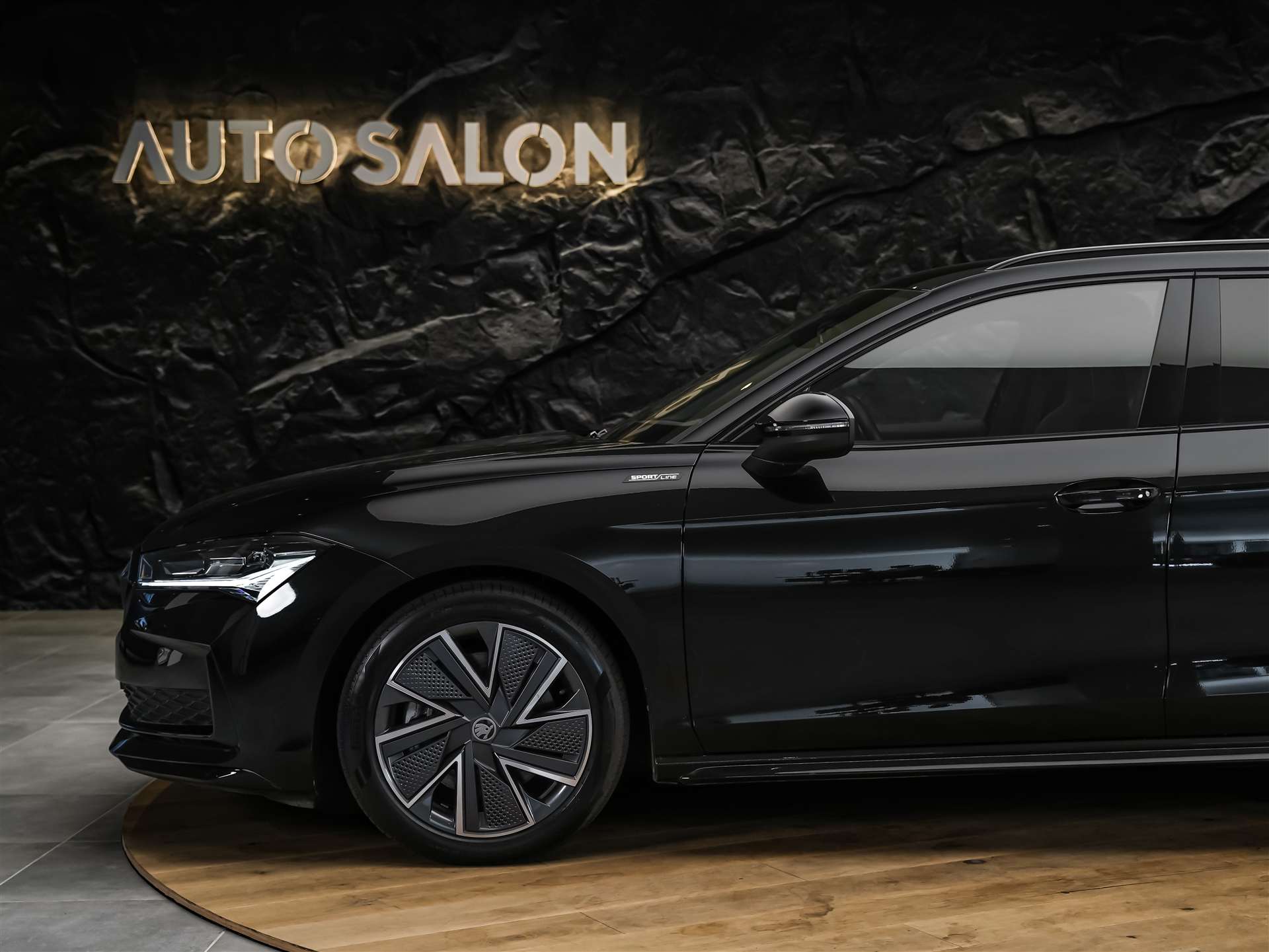 SKODA Superb Combi 2.0 TDi Sportline 4x4 DSG *Facelift*Werksgarantie*Massage*-image-16