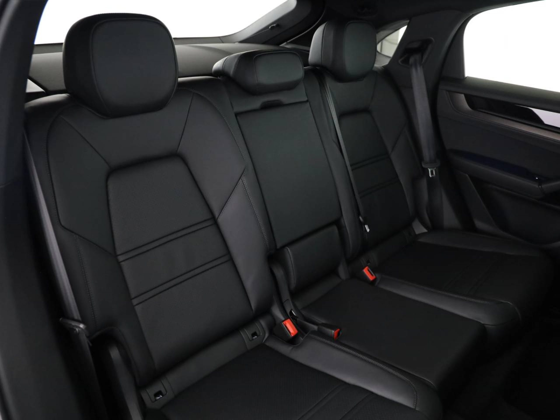 PORSCHE Cayenne E-Hybrid Coupé Black Edition-image-19