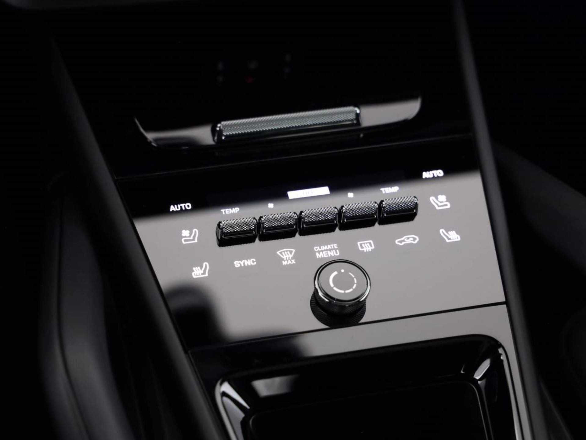 PORSCHE Cayenne E-Hybrid Coupé Black Edition-image-11