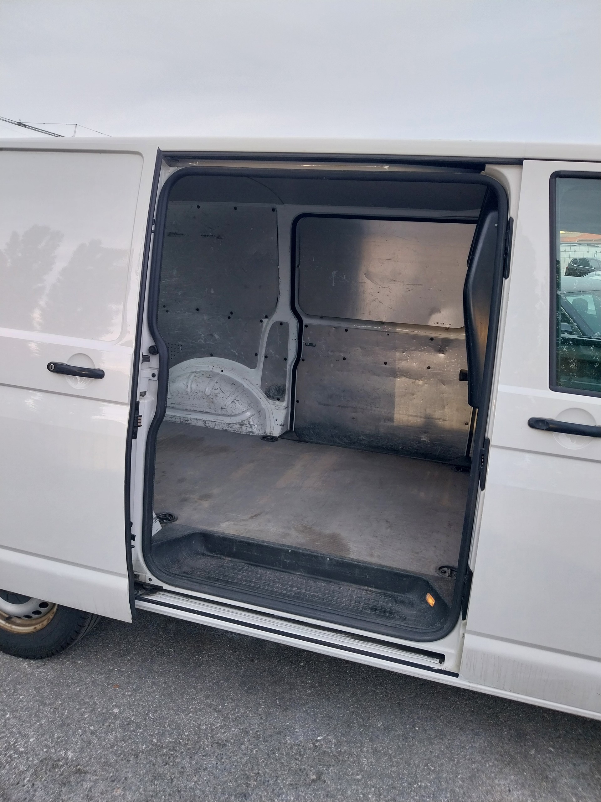 VW T6 2.0 TDI 4Motion-image-9