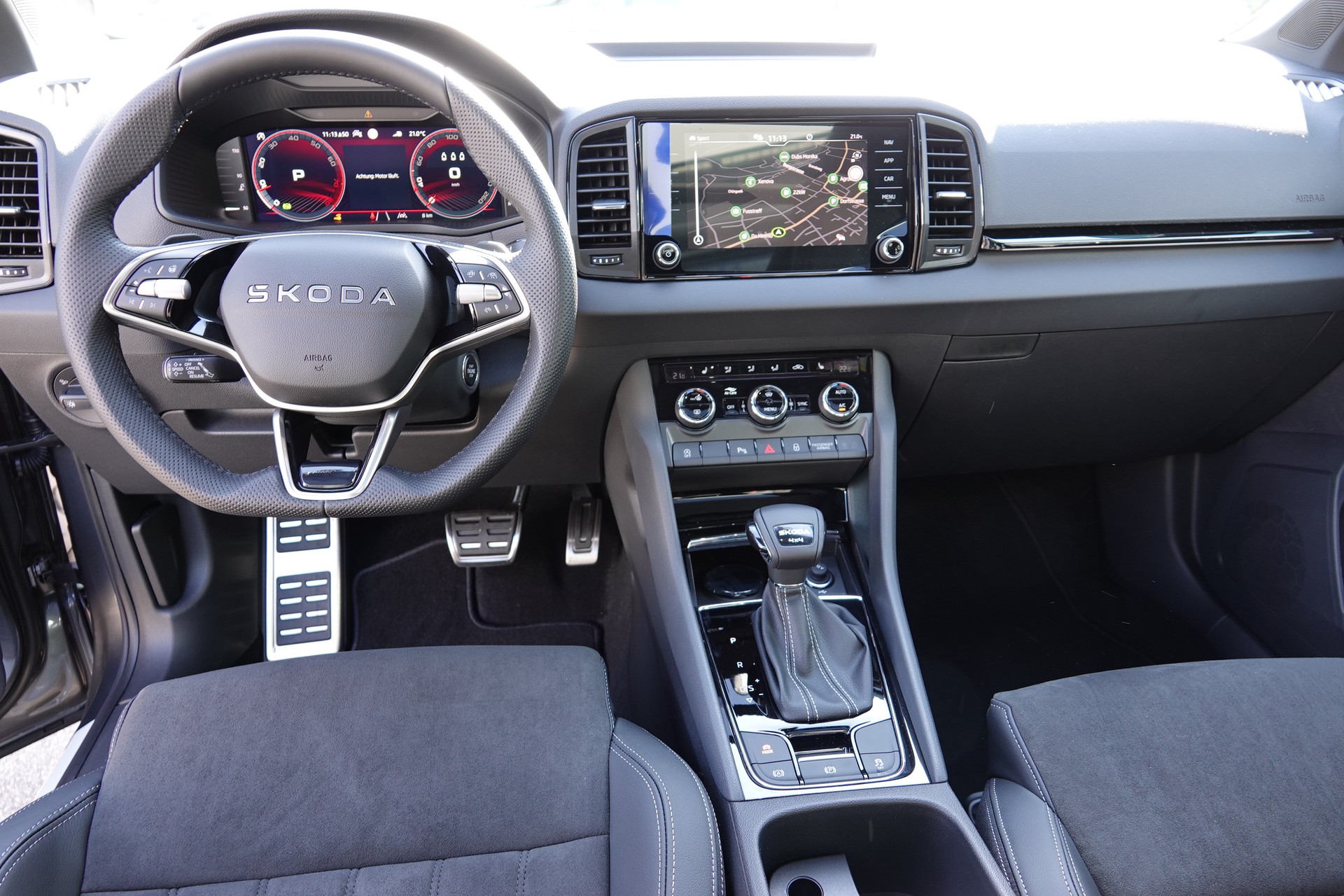 SKODA Karoq 2.0 TSI SportLine 4x4 DSG-image-8