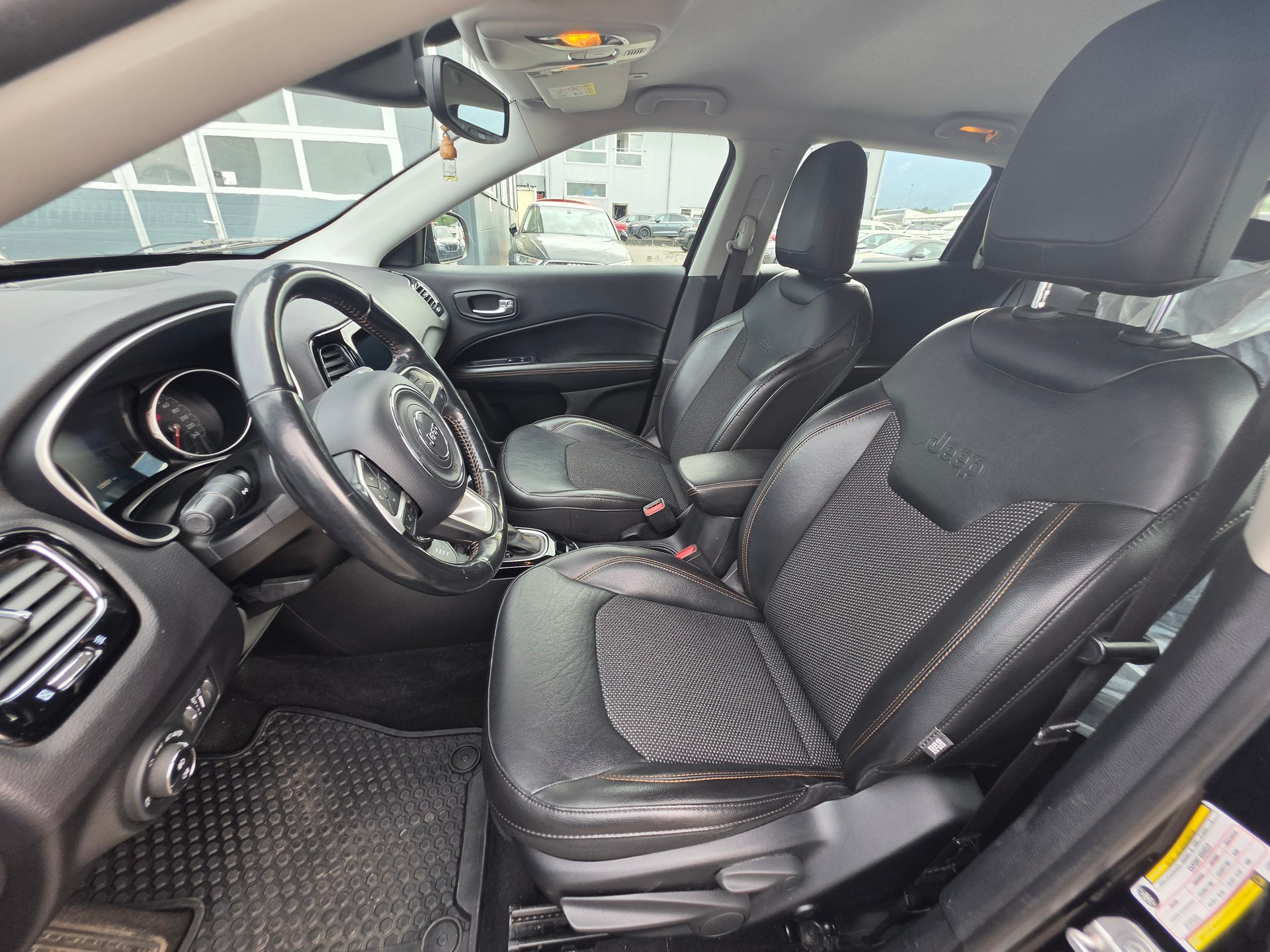JEEP Compass 1.4 Turbo Limited AWD 9ATX-image-8