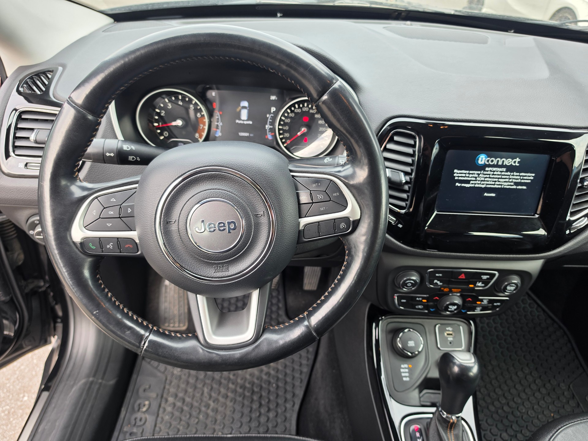 JEEP Compass 1.4 Turbo Limited AWD 9ATX-image-9