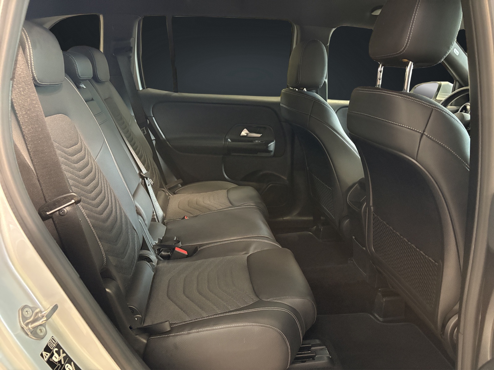 MERCEDES-BENZ GLB 200 Style 7G-Tronic-image-13