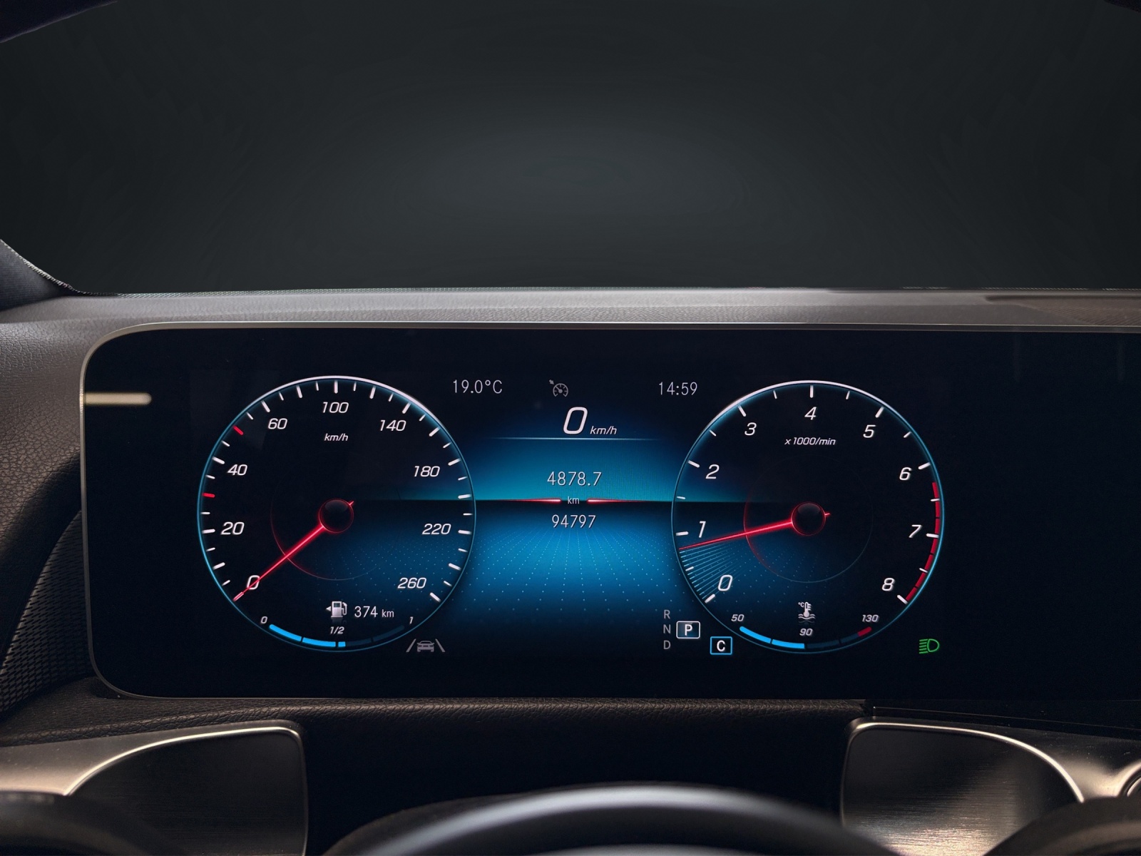 MERCEDES-BENZ GLB 200 Style 7G-Tronic-image-15