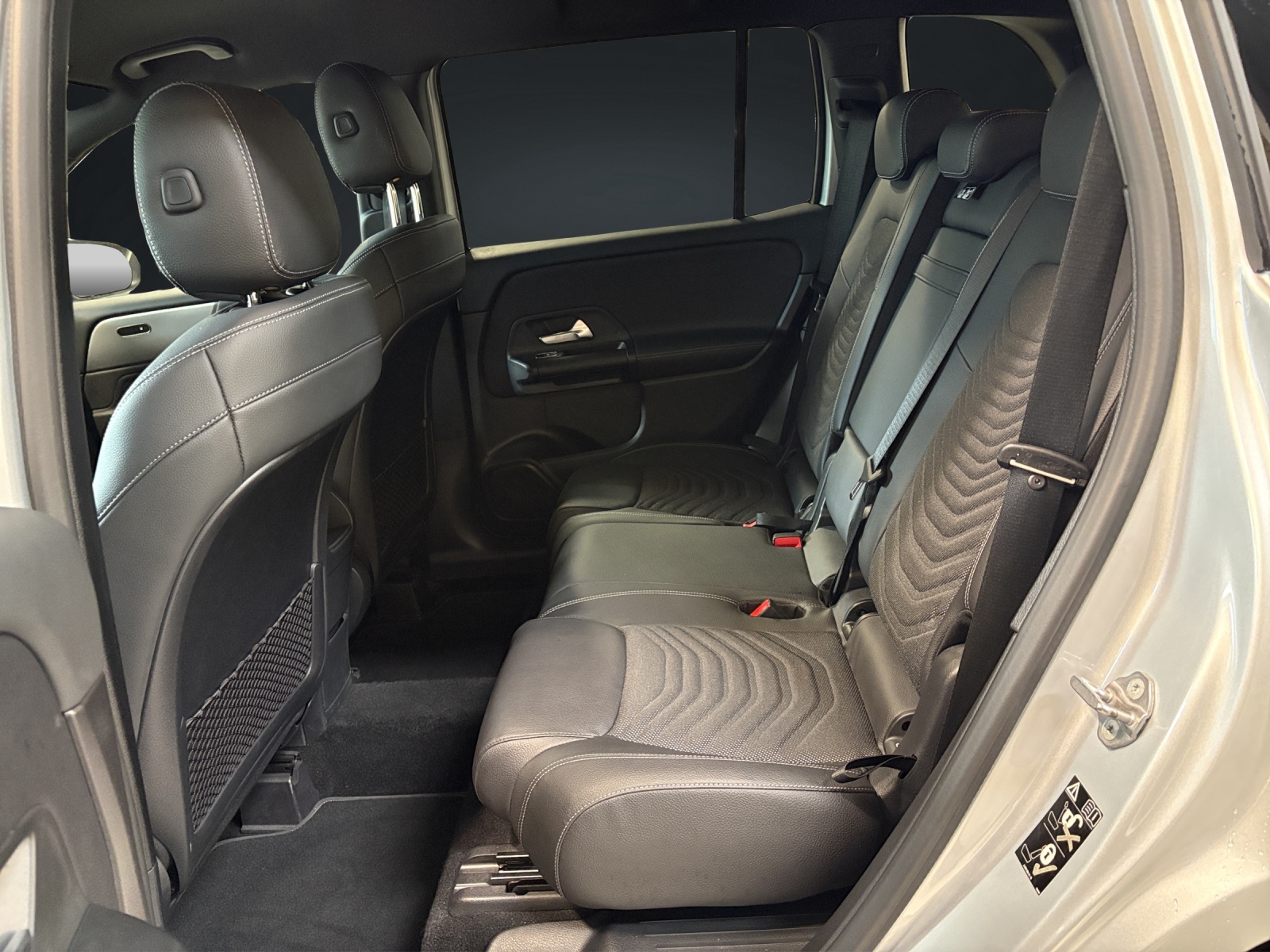 MERCEDES-BENZ GLB 200 Style 7G-Tronic-image-14