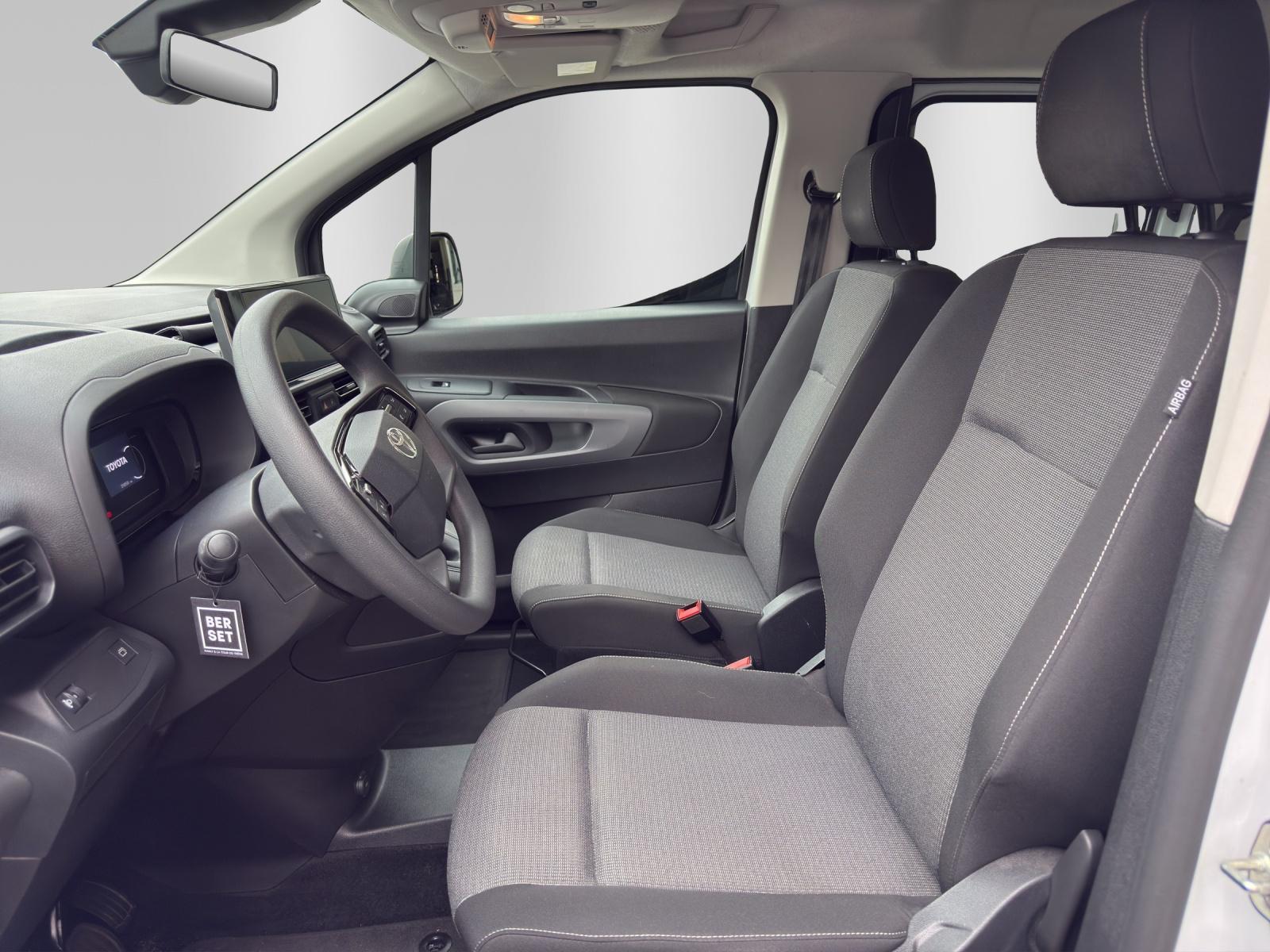 TOYOTA Proace City Verso L1 1.2 110 Comfort-image-9