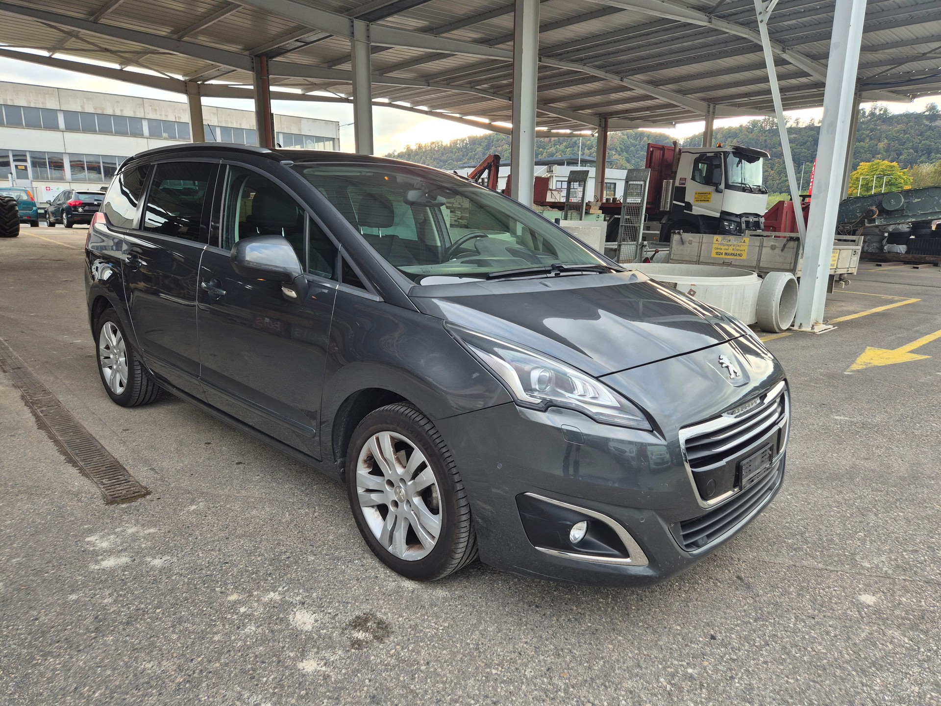 PEUGEOT 5008 1.6 THP Sensation Tiptronic-image-12