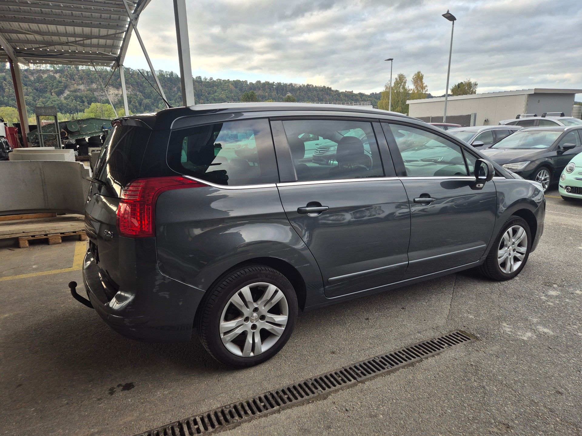 PEUGEOT 5008 1.6 THP Sensation Tiptronic-image-14