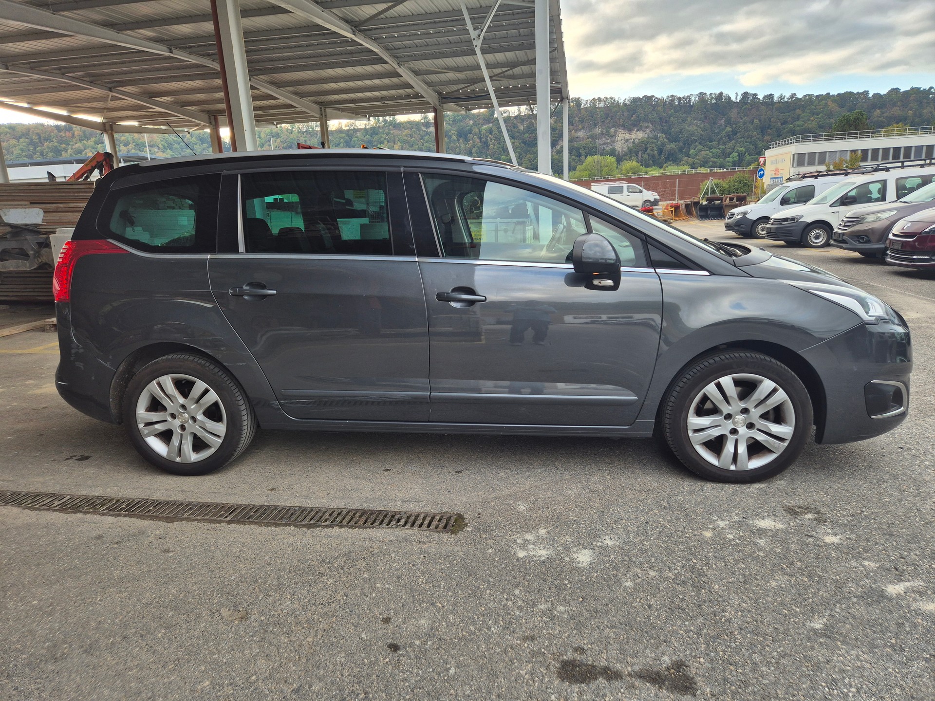 PEUGEOT 5008 1.6 THP Sensation Tiptronic-image-6
