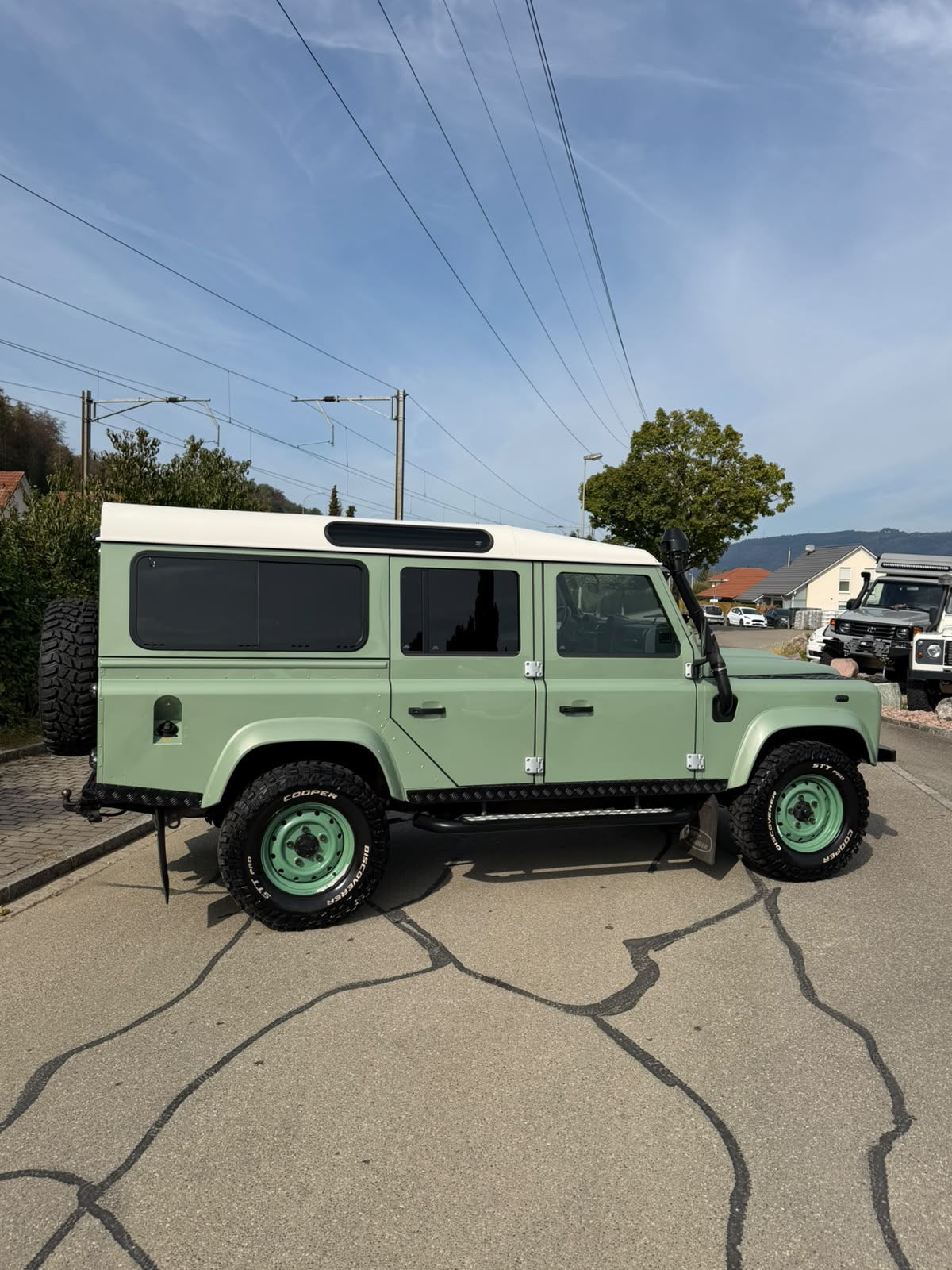 LAND ROVER Defender 110 2.2 TD4 Station Wagon Heritage-image-5