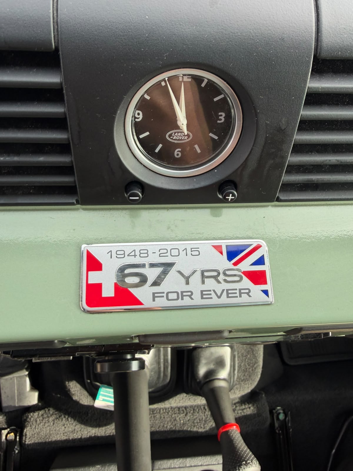 LAND ROVER Defender 110 2.2 TD4 Station Wagon Heritage-image-9