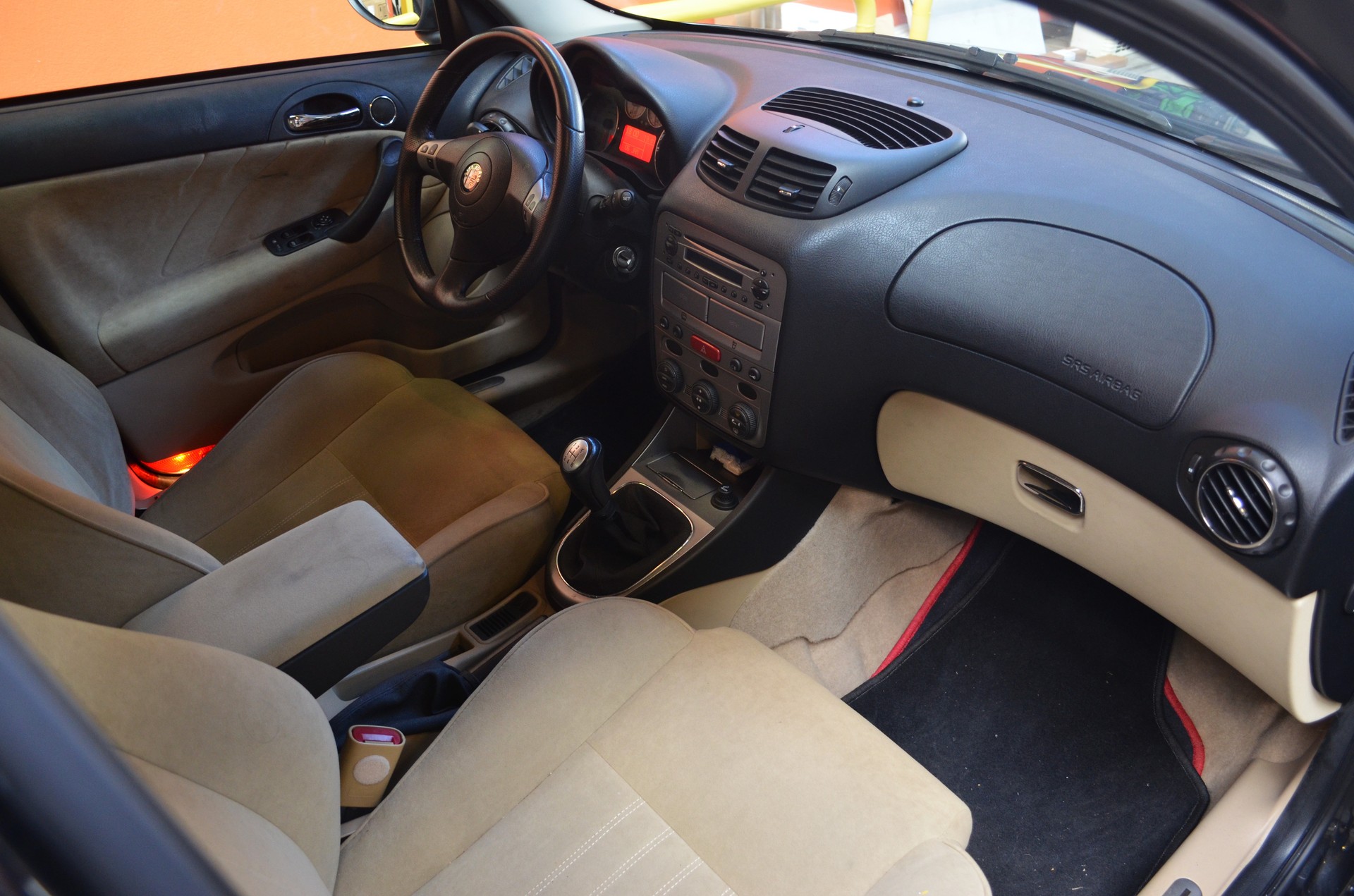 ALFA ROMEO 147 1.6 TS 16V Distinctive-image-8