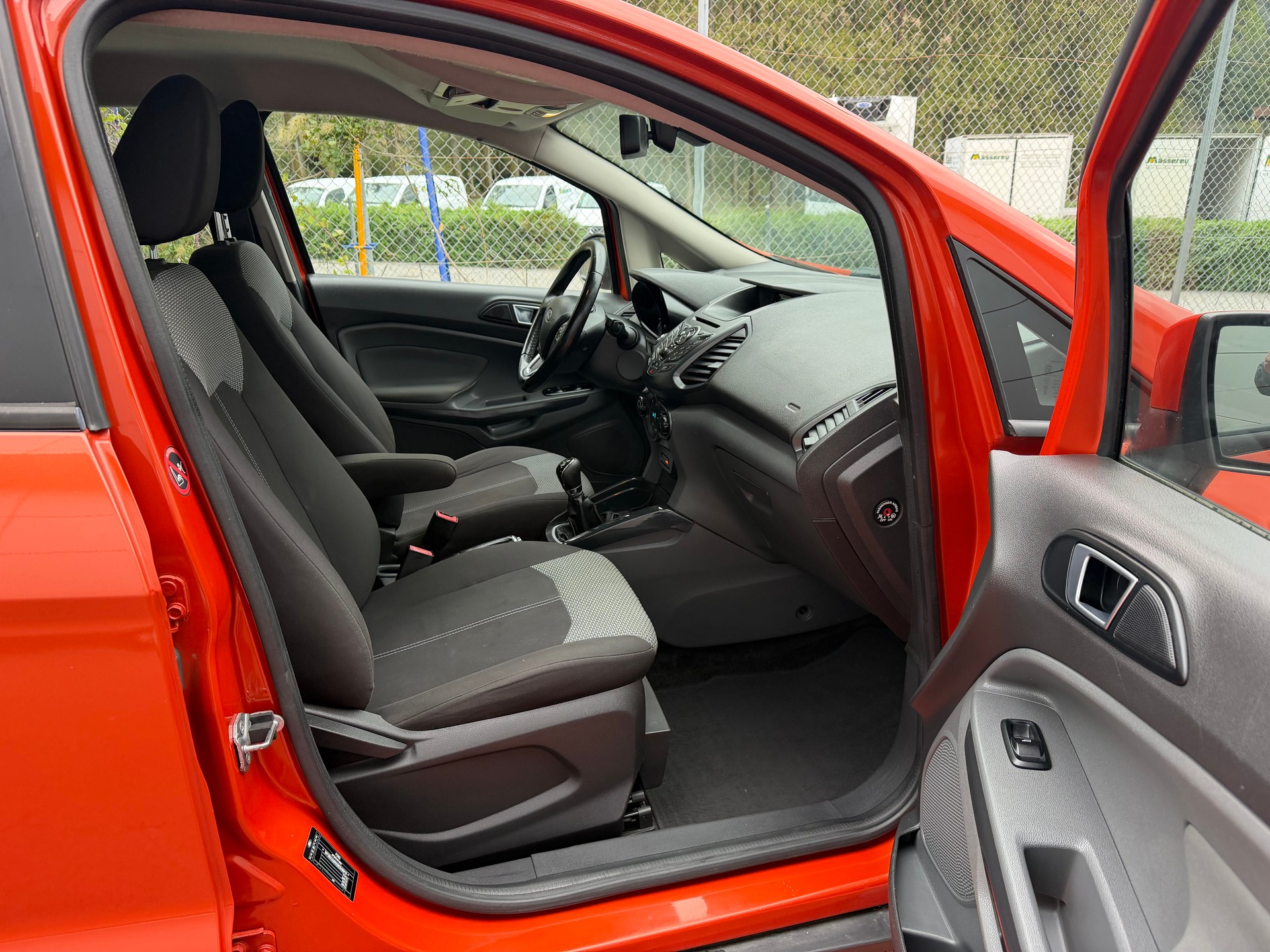 FORD EcoSport 1.0 SCTi Titanium-image-9