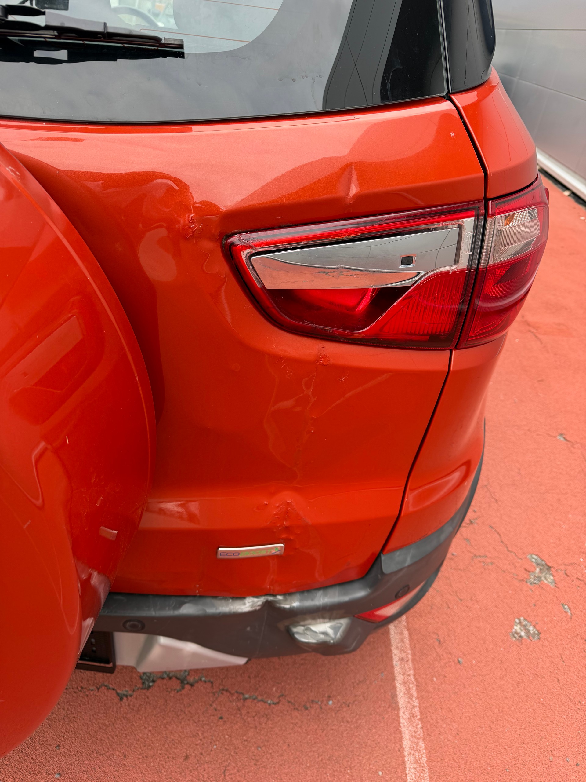 FORD EcoSport 1.0 SCTi Titanium-image-13