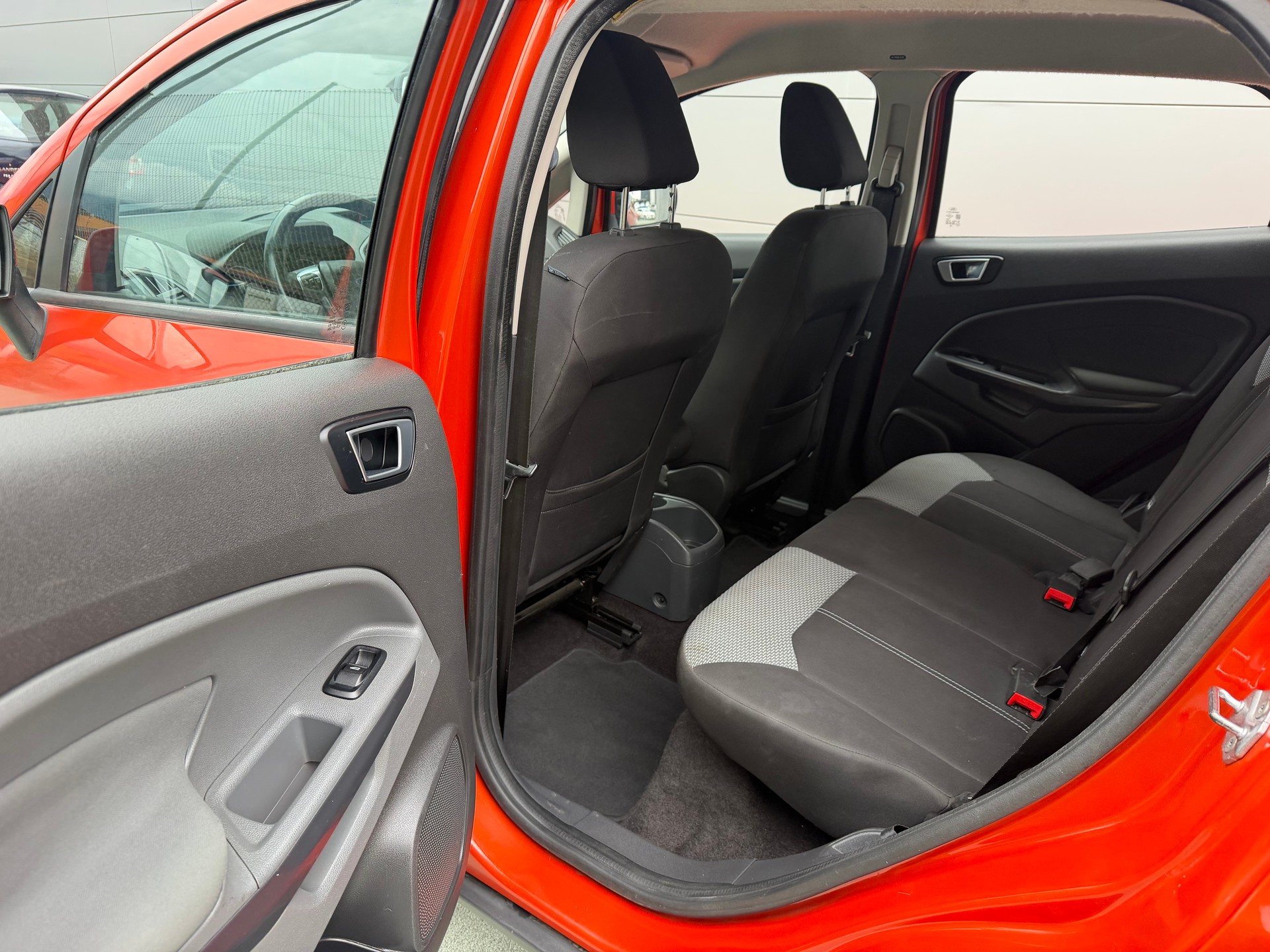 FORD EcoSport 1.0 SCTi Titanium-image-10
