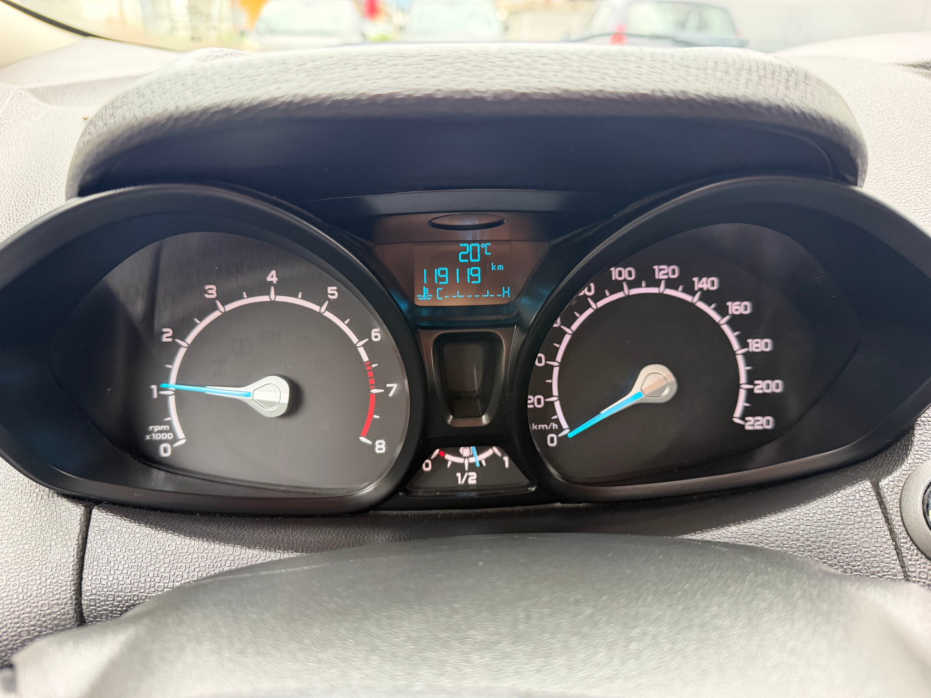 FORD EcoSport 1.0 SCTi Titanium-image-6