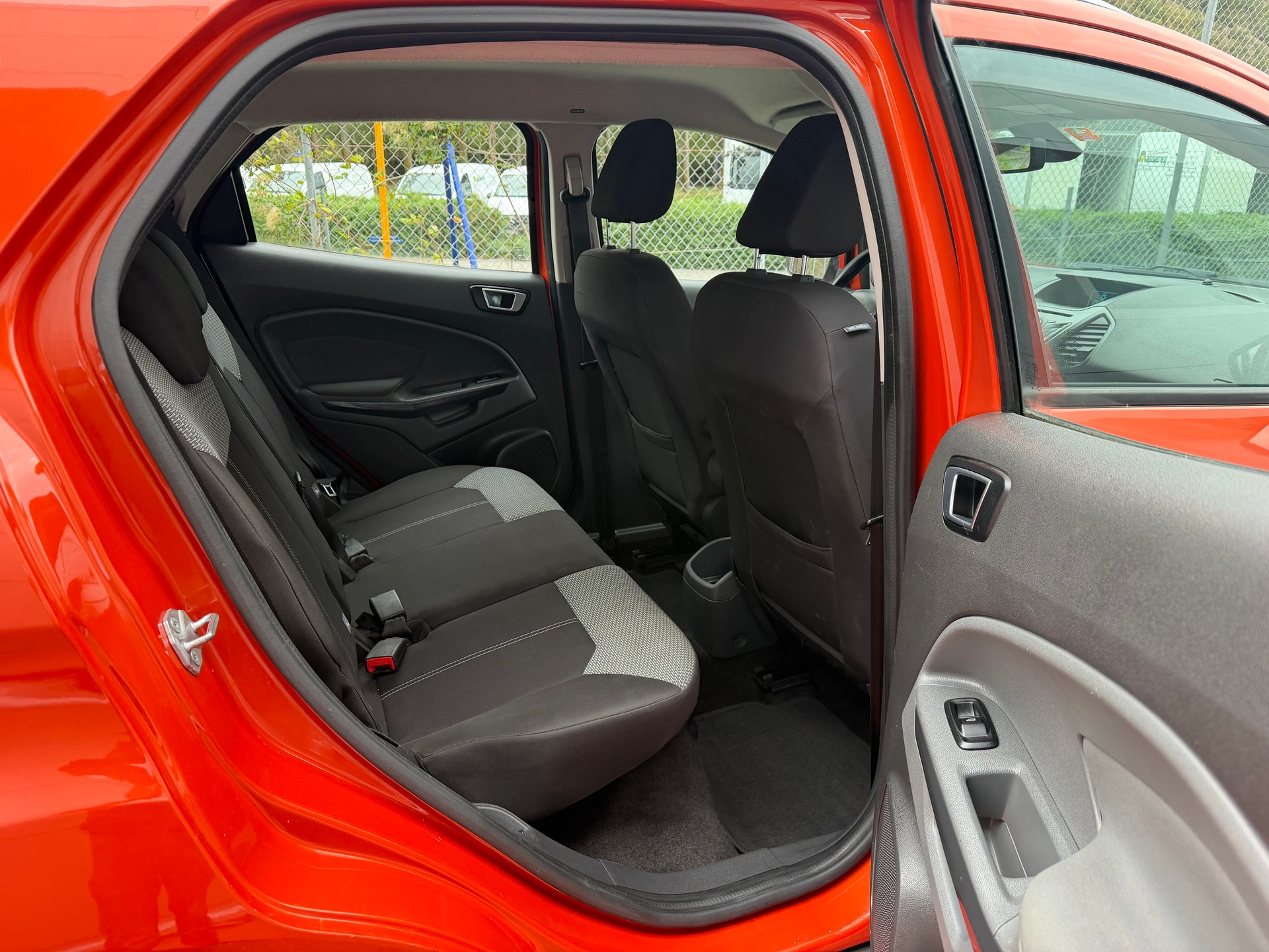 FORD EcoSport 1.0 SCTi Titanium-image-11