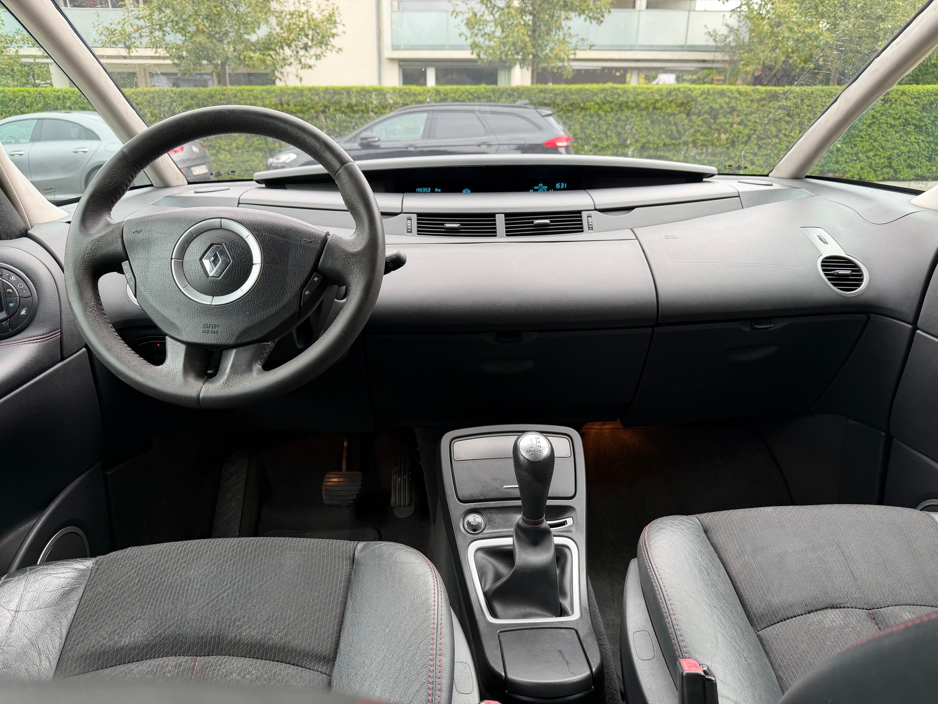 RENAULT Grand Espace 2.0 Turbo Swiss Edition Automatic-image-9