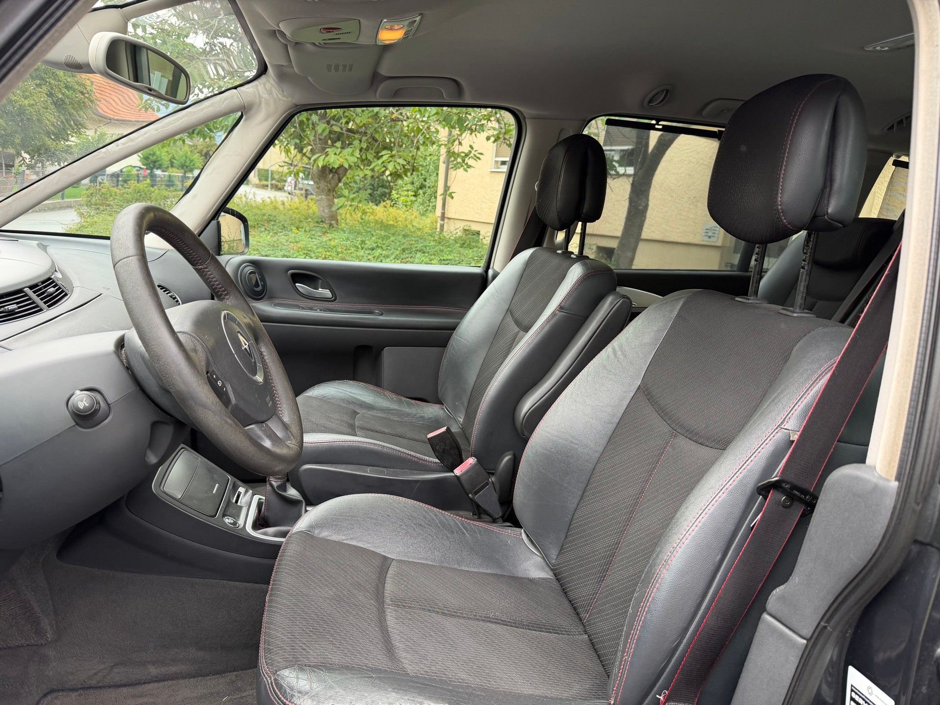 RENAULT Grand Espace 2.0 Turbo Swiss Edition Automatic-image-10
