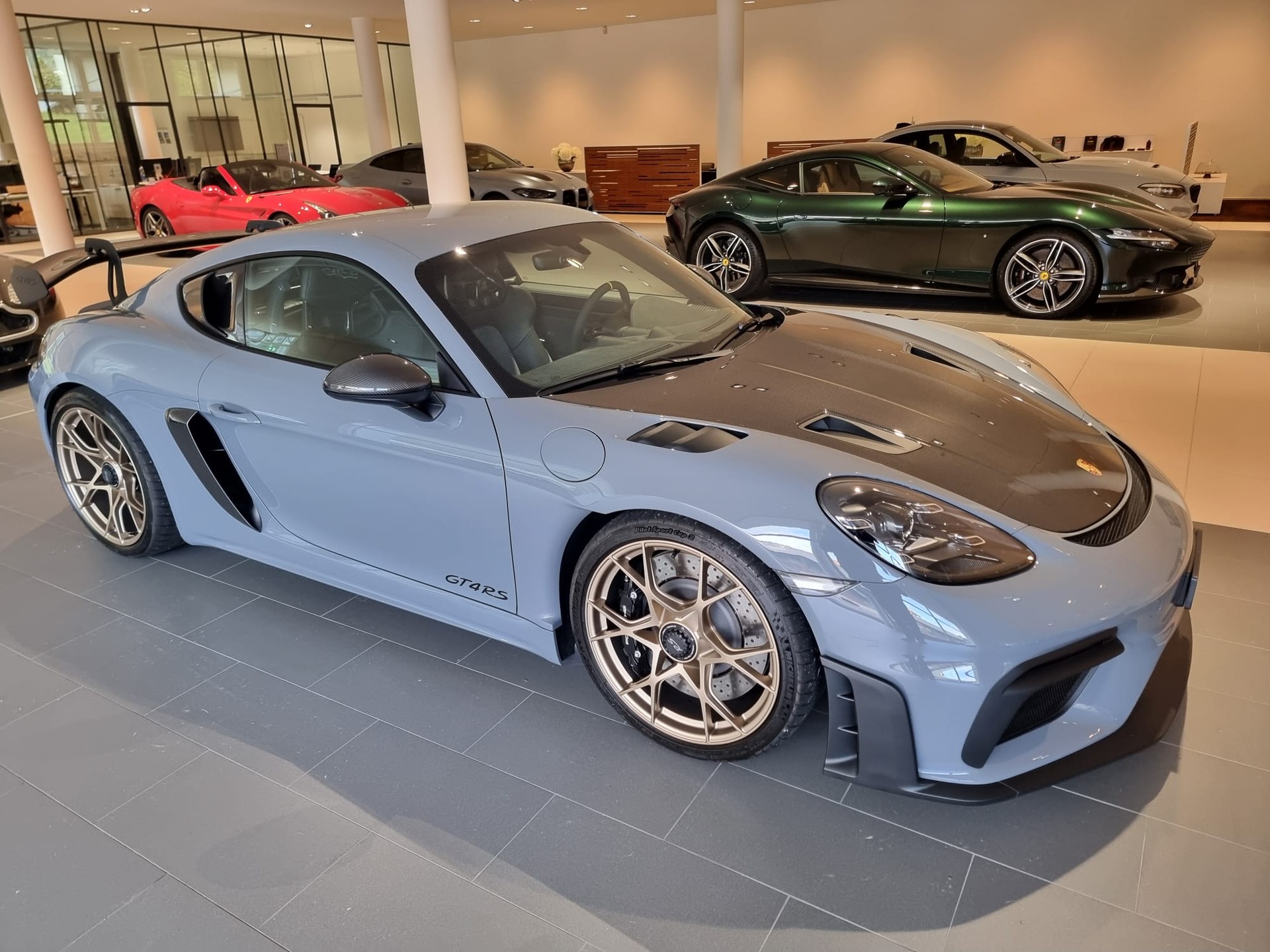PORSCHE 718 Cayman GT4 RS Weissach-image-18