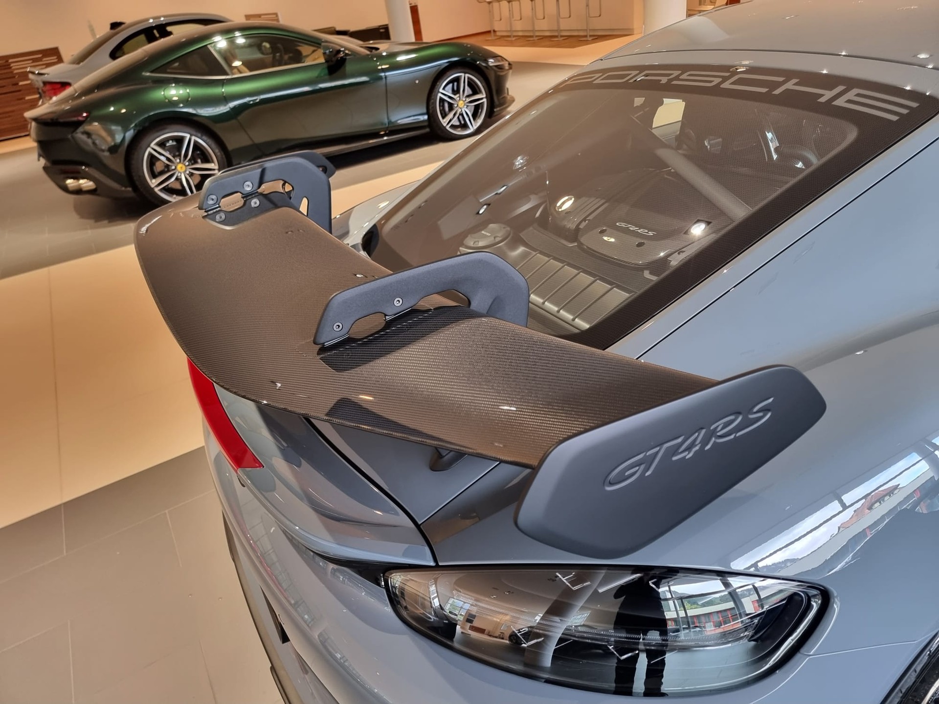 PORSCHE 718 Cayman GT4 RS Weissach-image-6