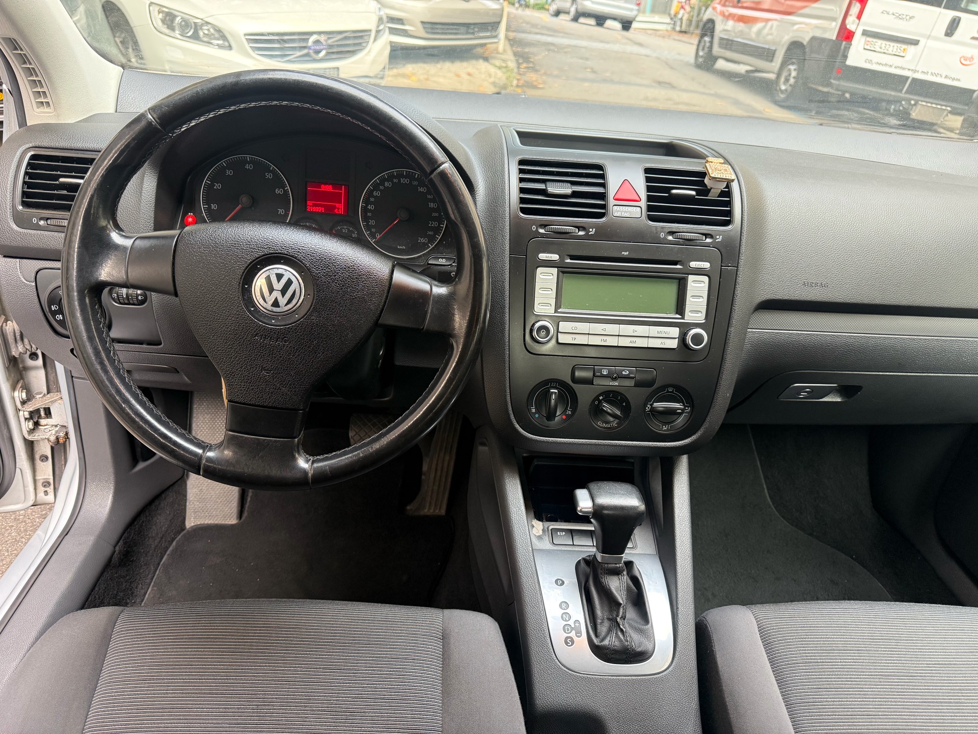 VW Golf 1.6 FSI Comfortline-image-6