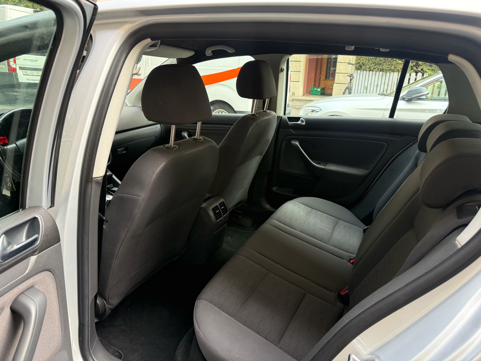 VW Golf 1.6 FSI Comfortline-image-8