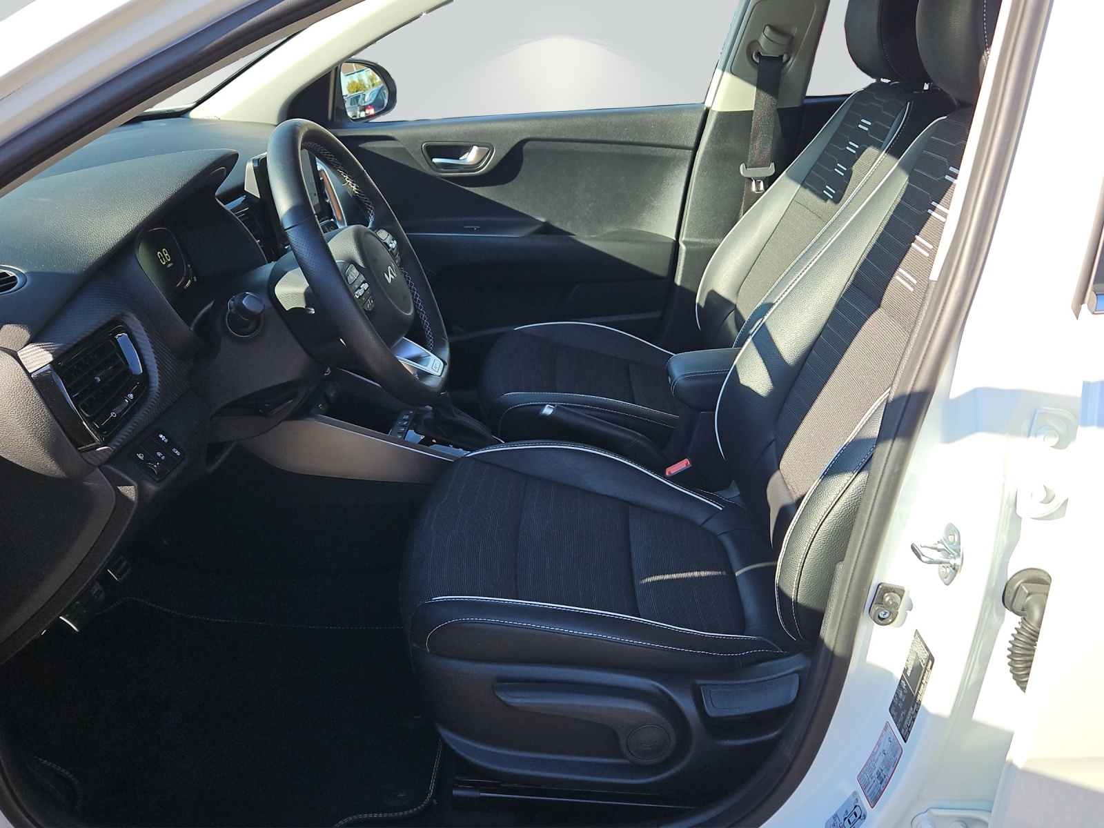 KIA Stonic 1.0 T-GDi GT-Line-image-7