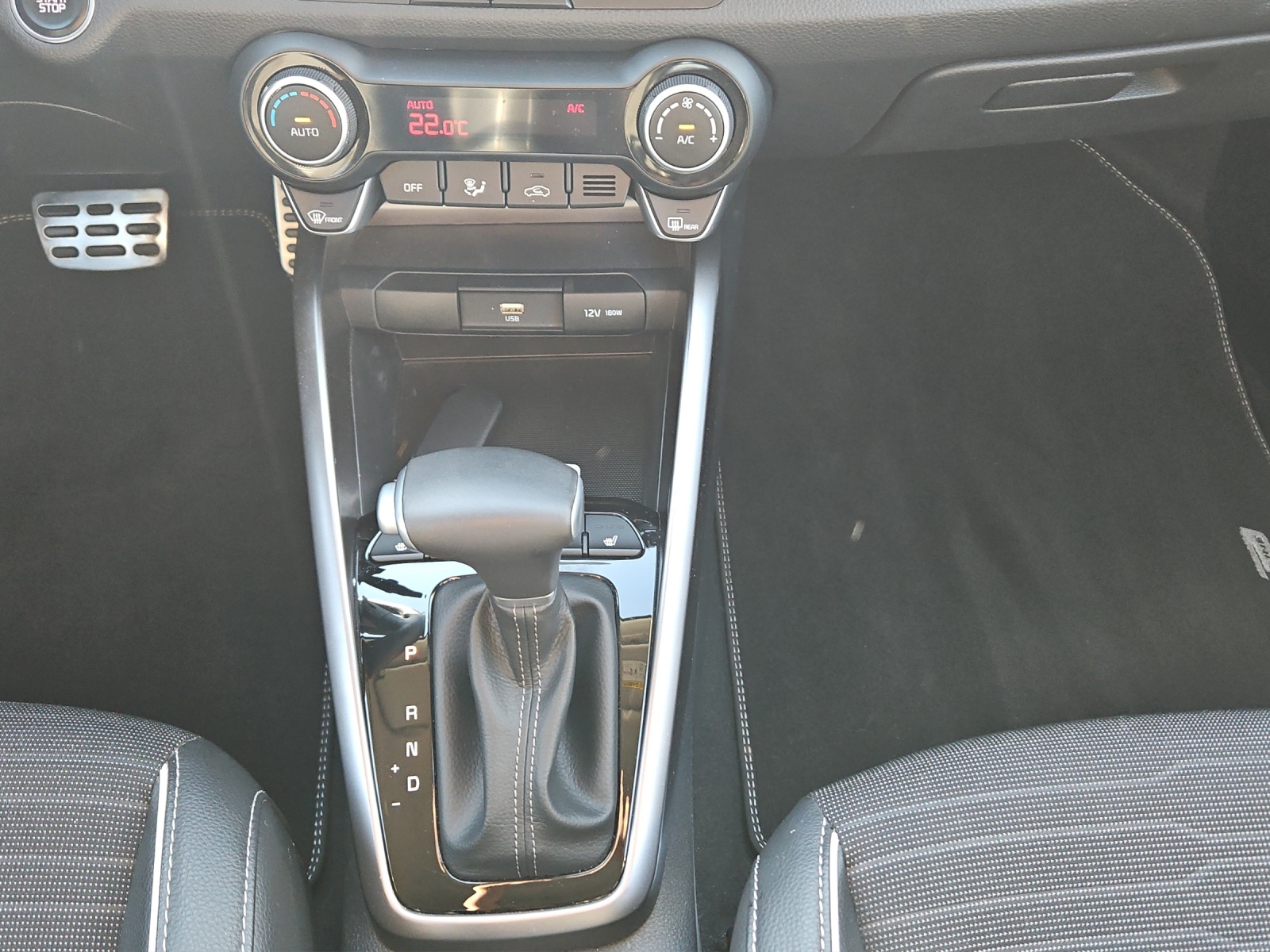 KIA Stonic 1.0 T-GDi GT-Line-image-13