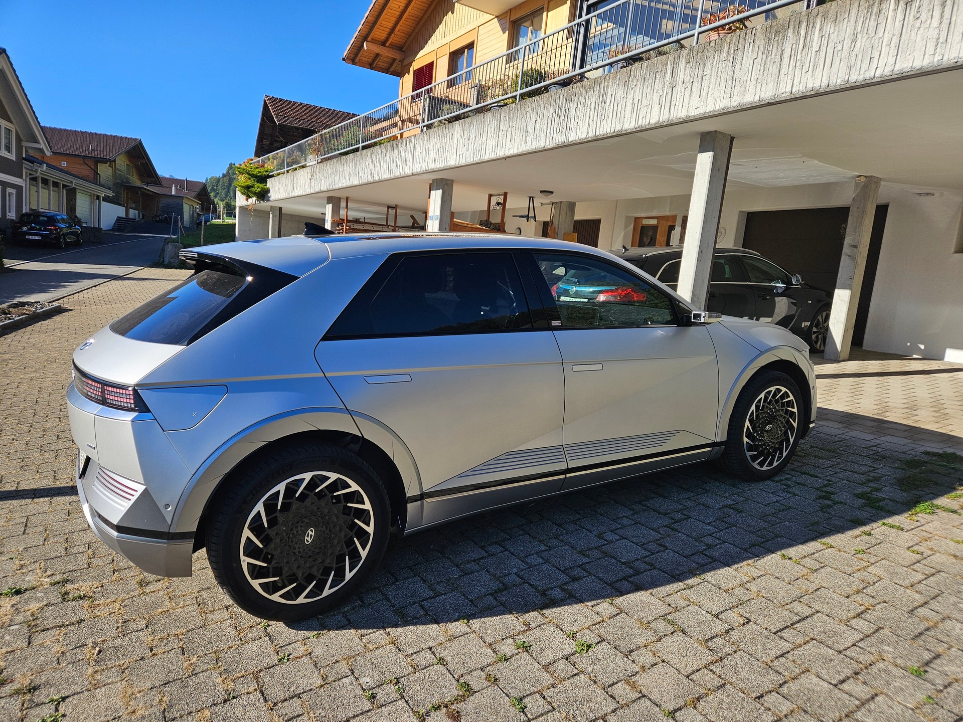 HYUNDAI 77 kWh Vertex 4WD-image-1