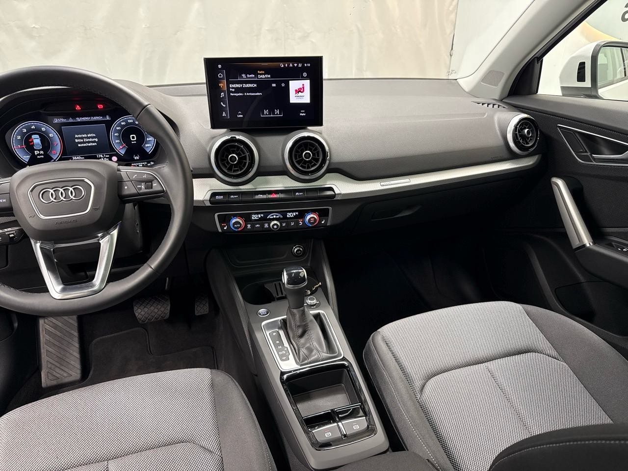 AUDI Q2 35 TFSI S line S-tronic-image-5