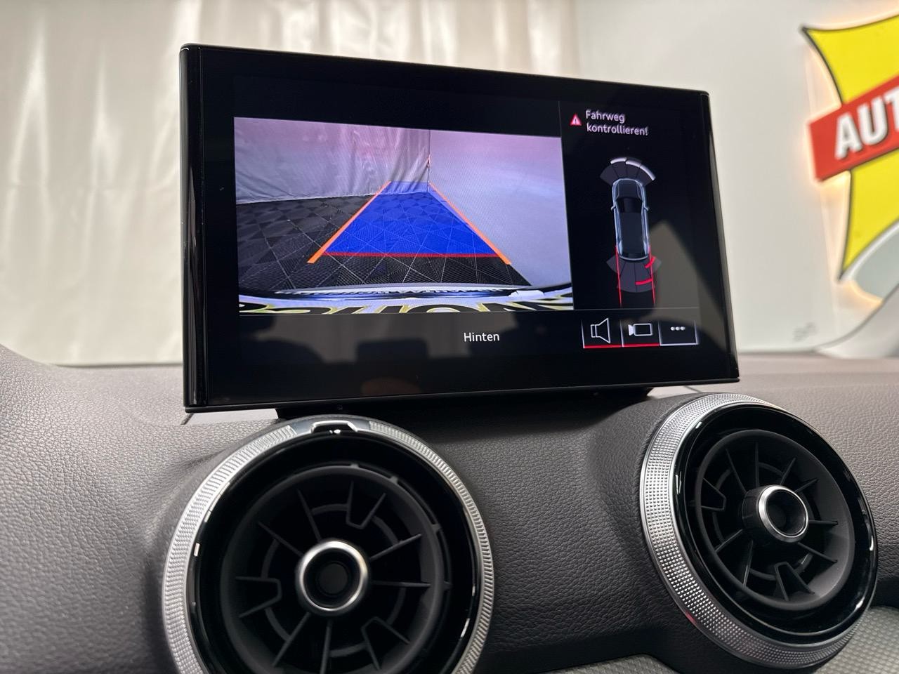AUDI Q2 35 TFSI S line S-tronic-image-6