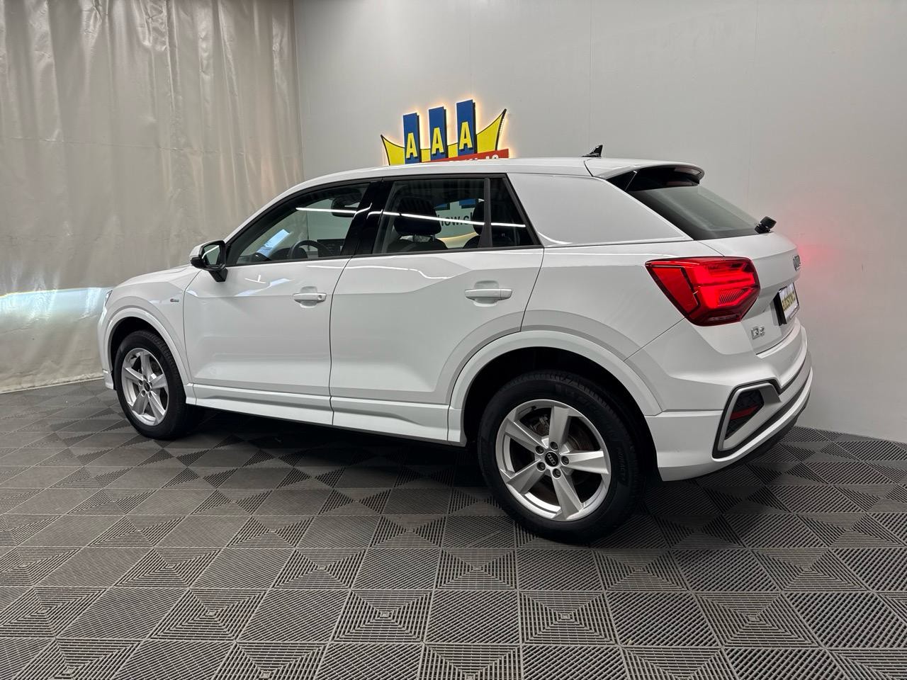 AUDI Q2 35 TFSI S line S-tronic-image-1